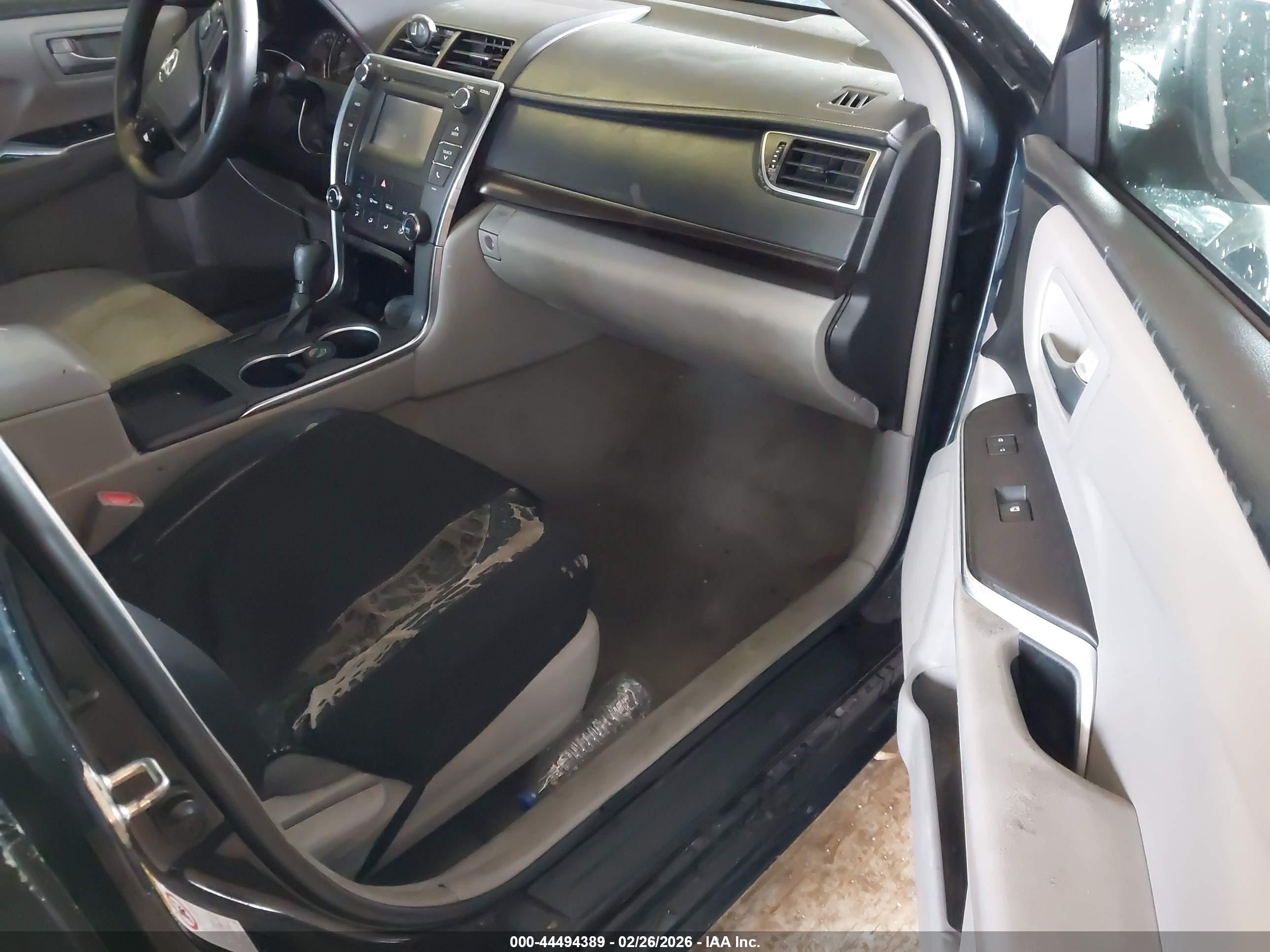 TOYOTA CAMRY image 5
