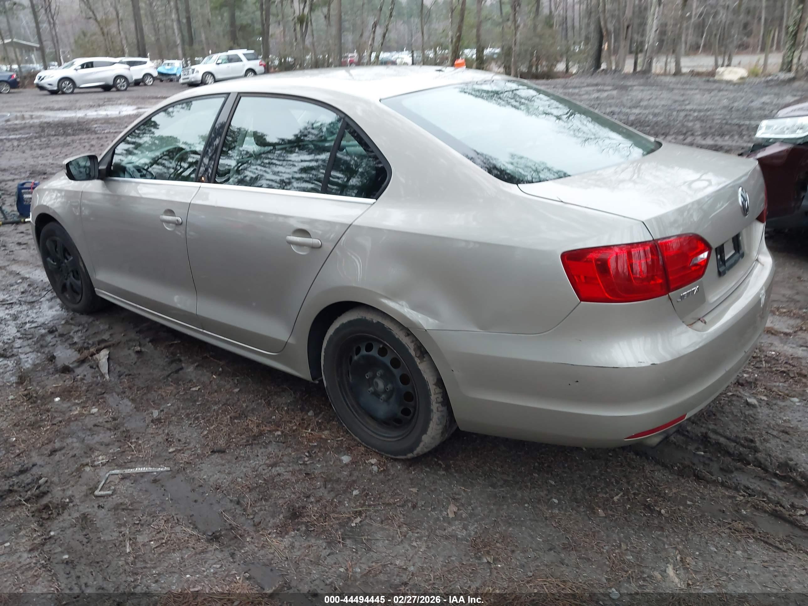 VOLKSWAGEN JETTA image 3
