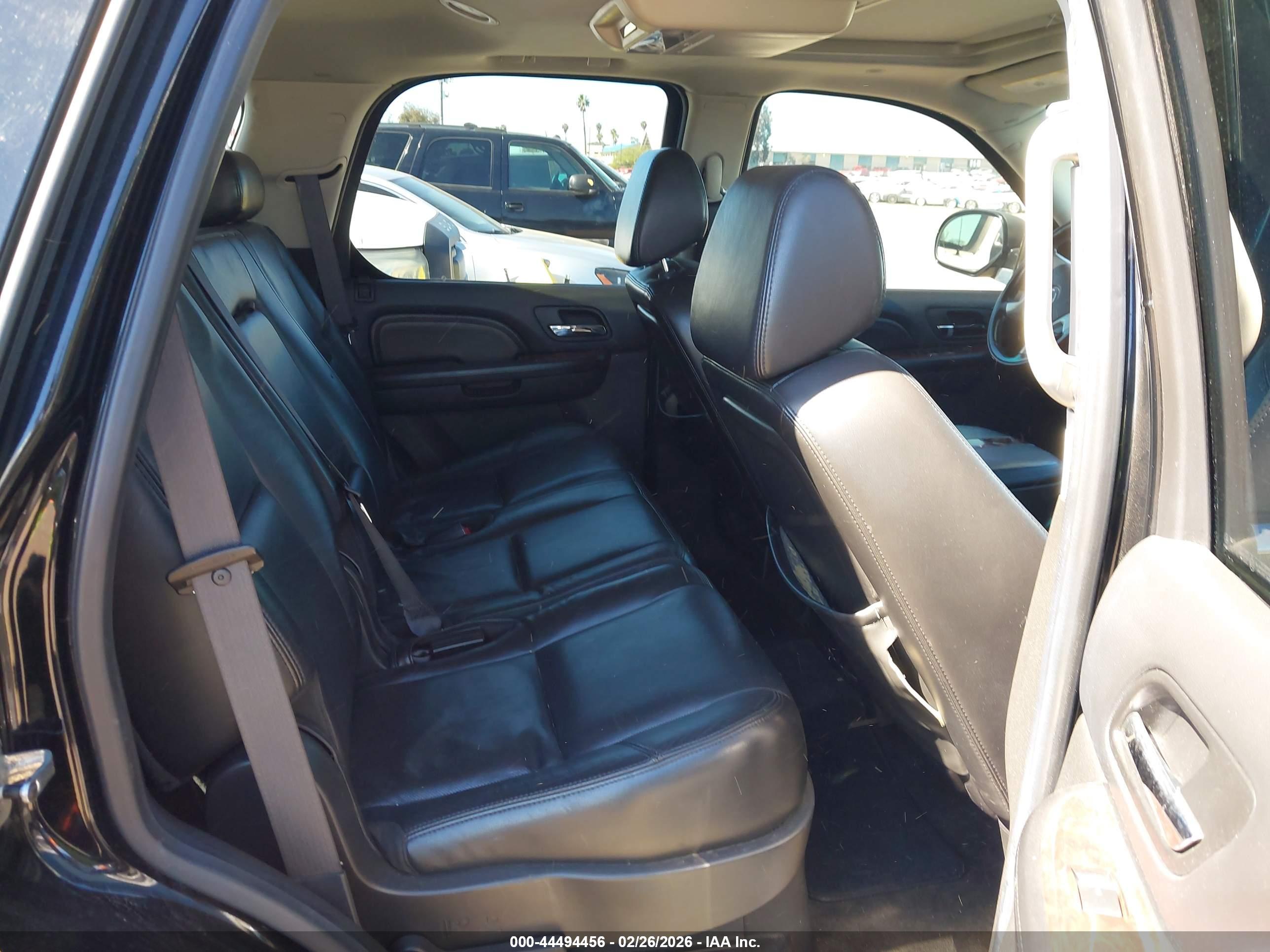 CADILLAC ESCALADE image 8