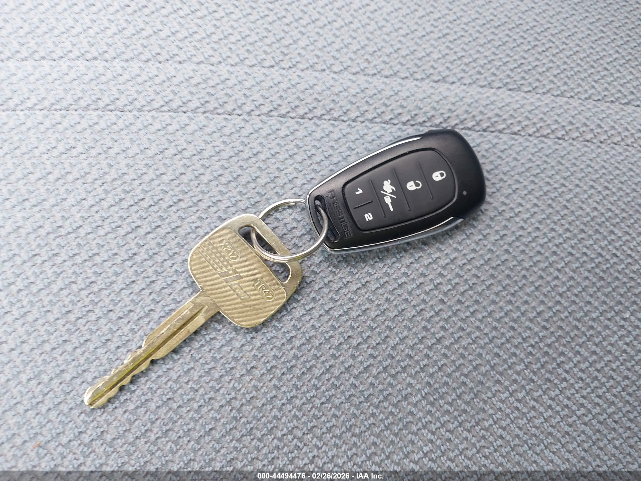 TOYOTA CAMRY image 11