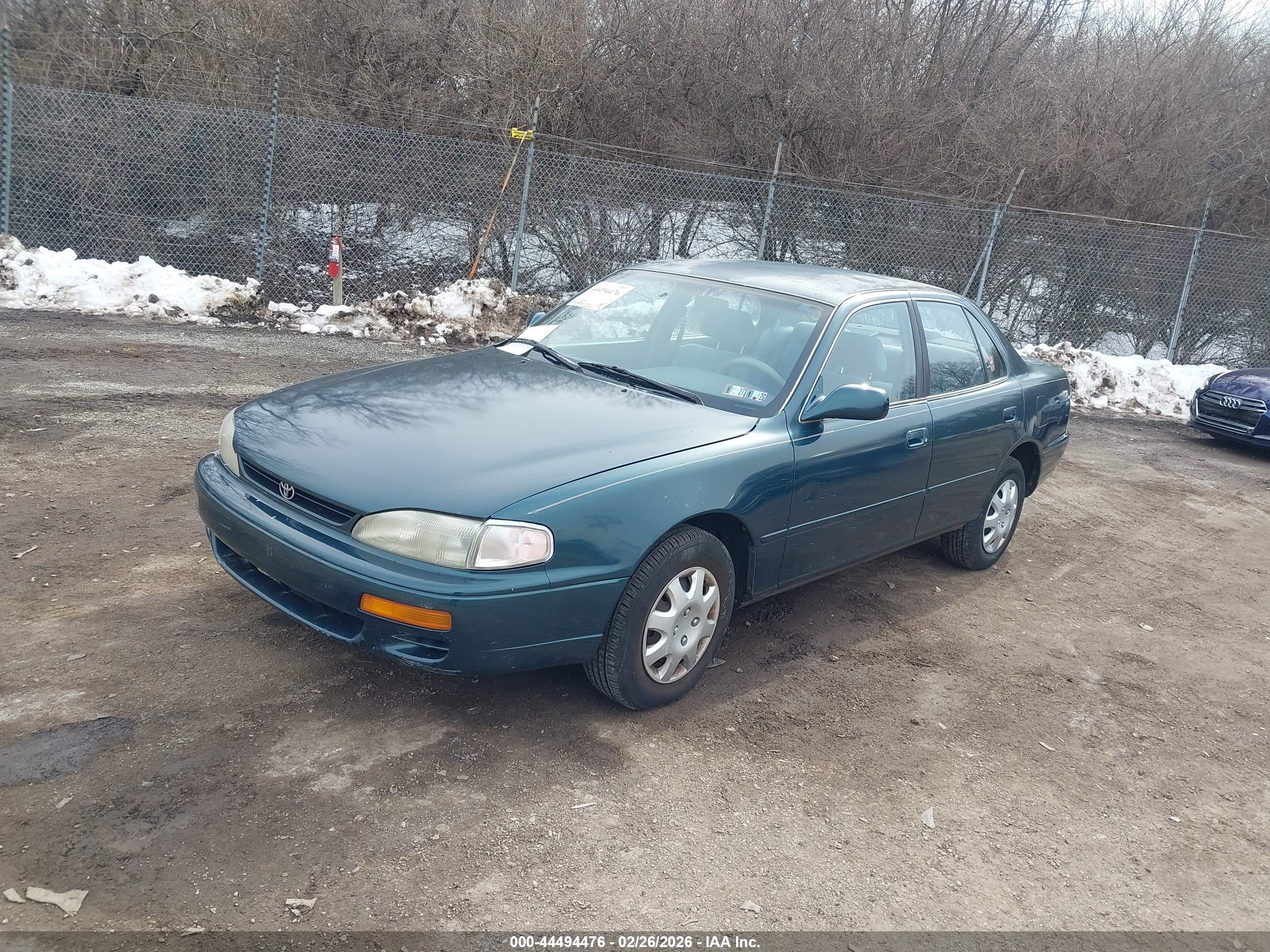 TOYOTA CAMRY image 2