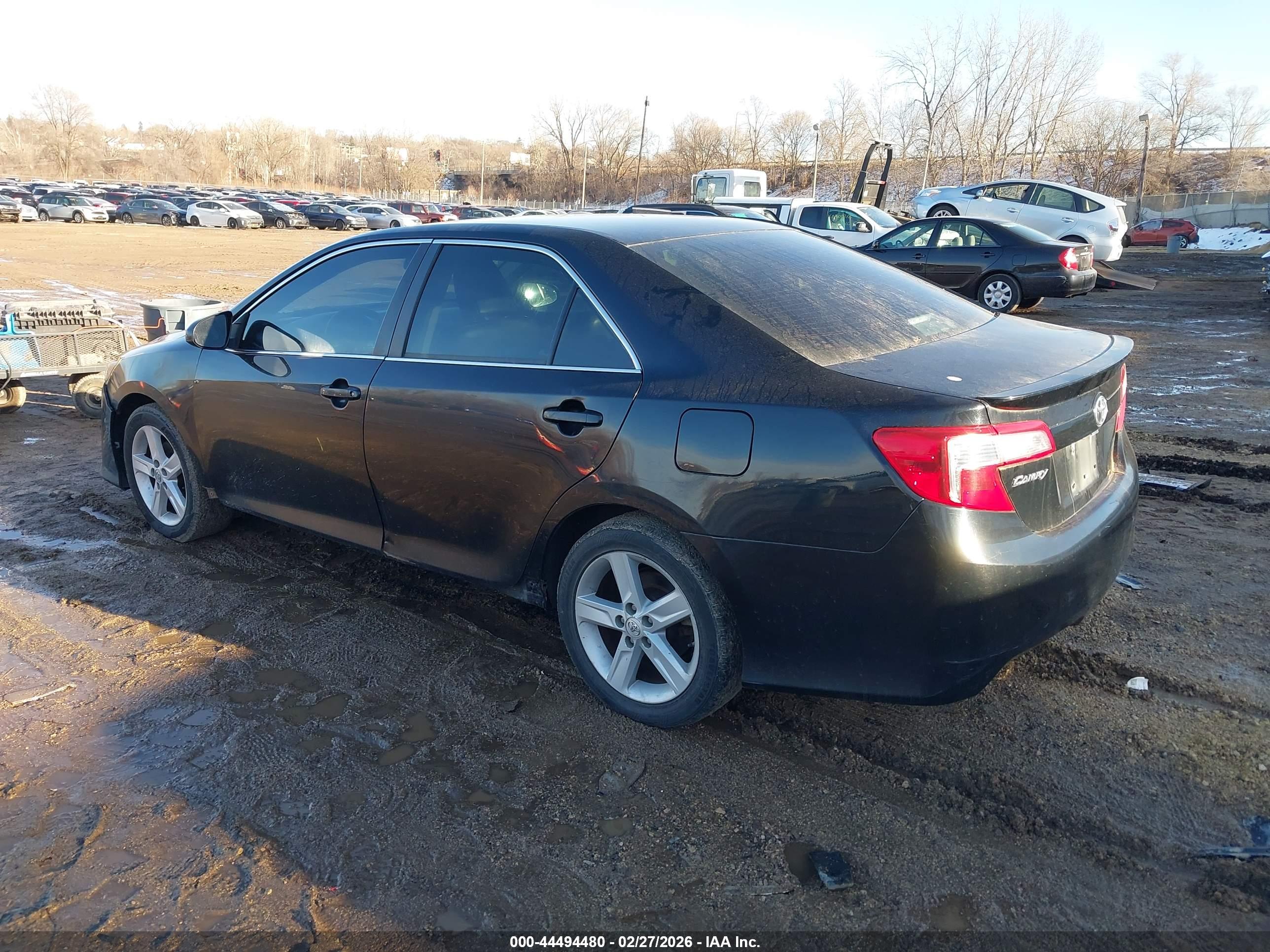 TOYOTA CAMRY image 3