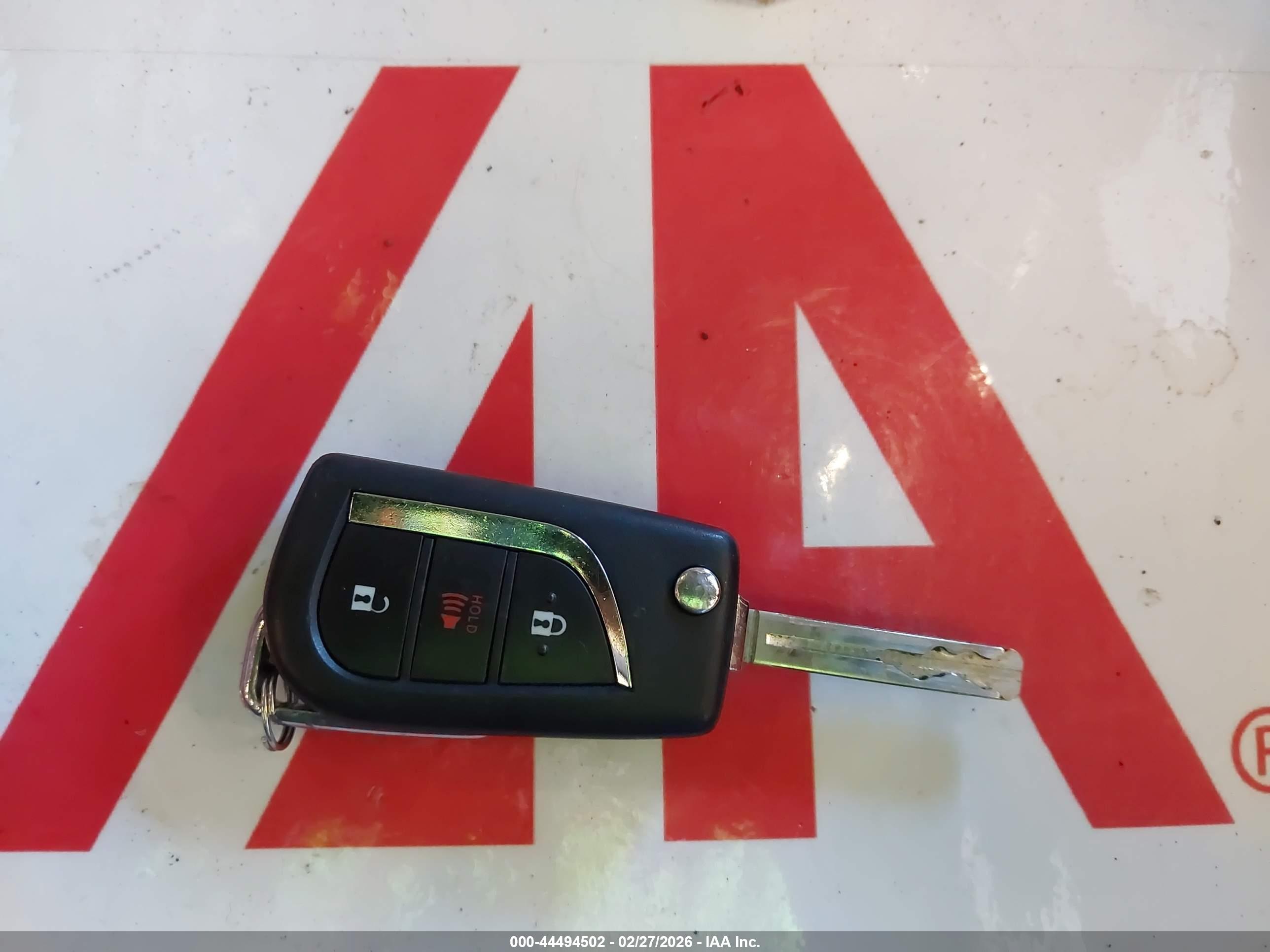 TOYOTA RAV4 image 11