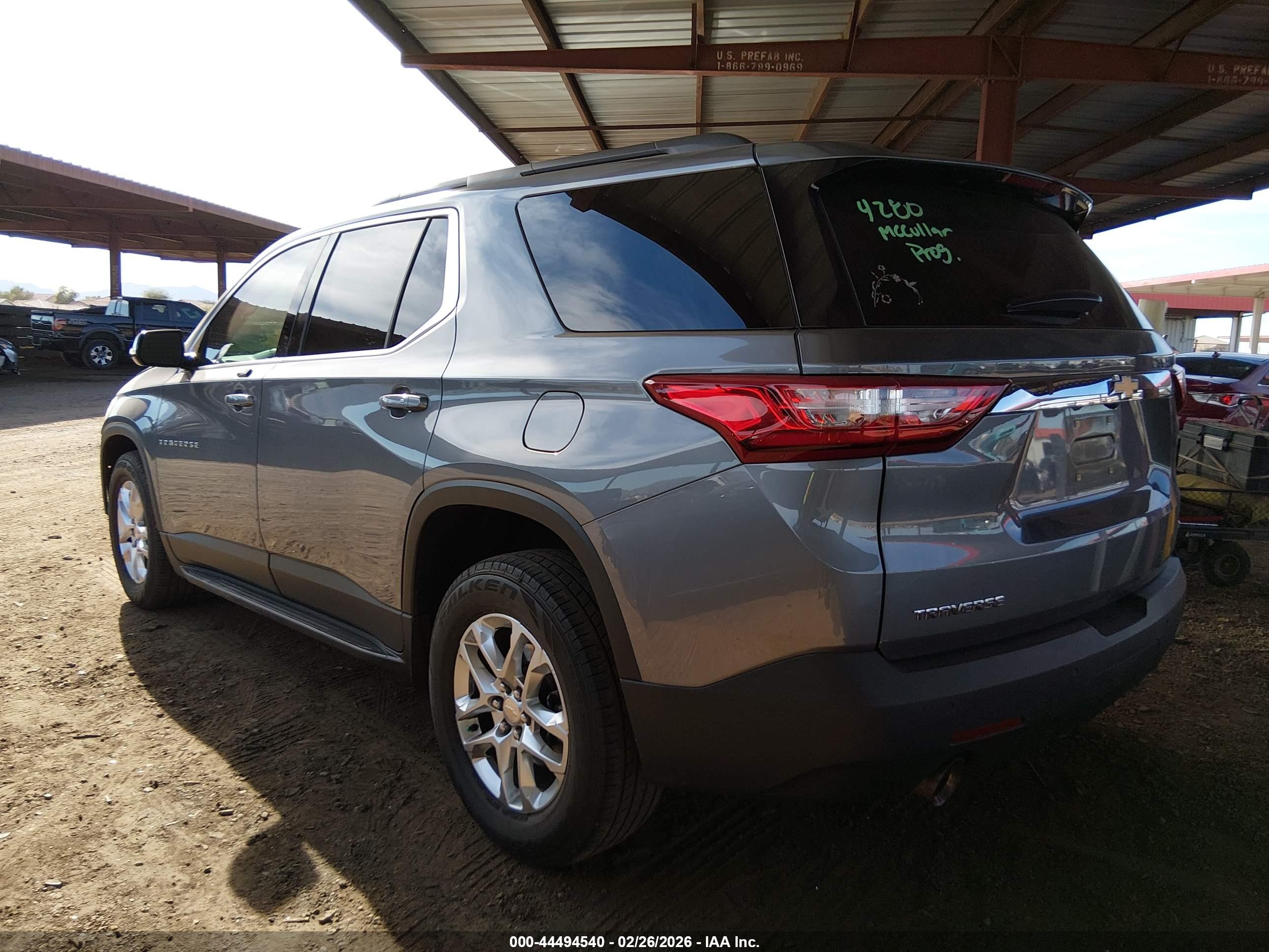 CHEVROLET TRAVERSE image 3