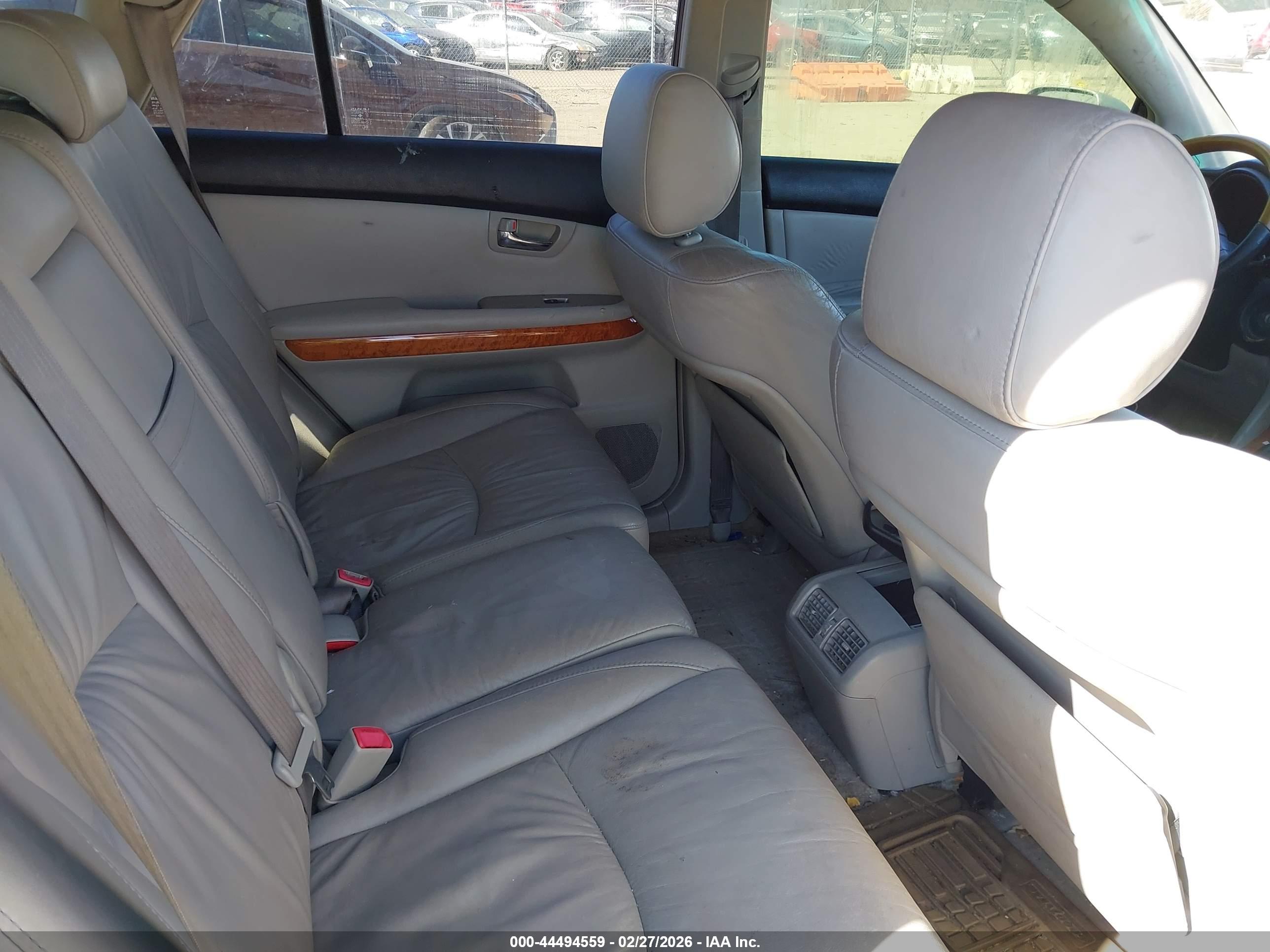 LEXUS RX image 8