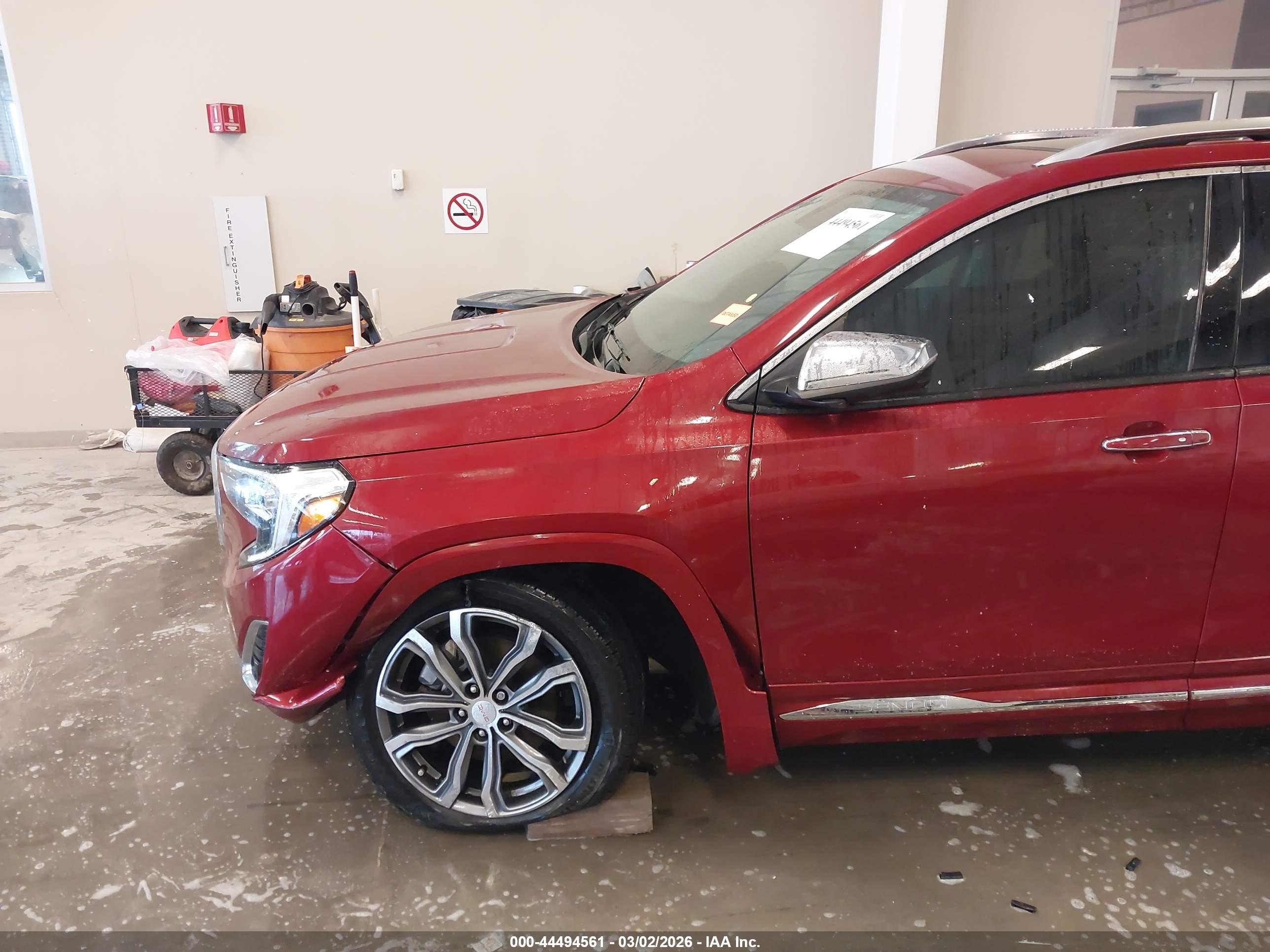 GMC TERRAIN image 6