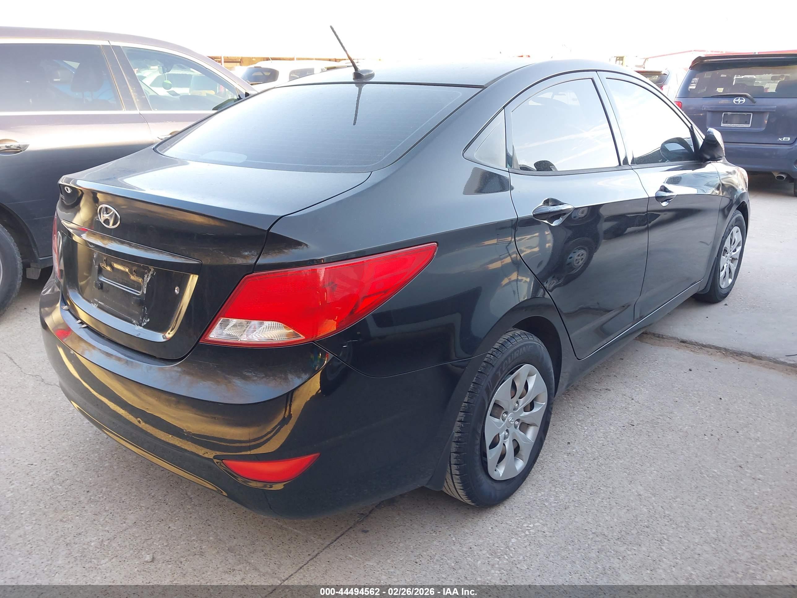 HYUNDAI ACCENT image 4