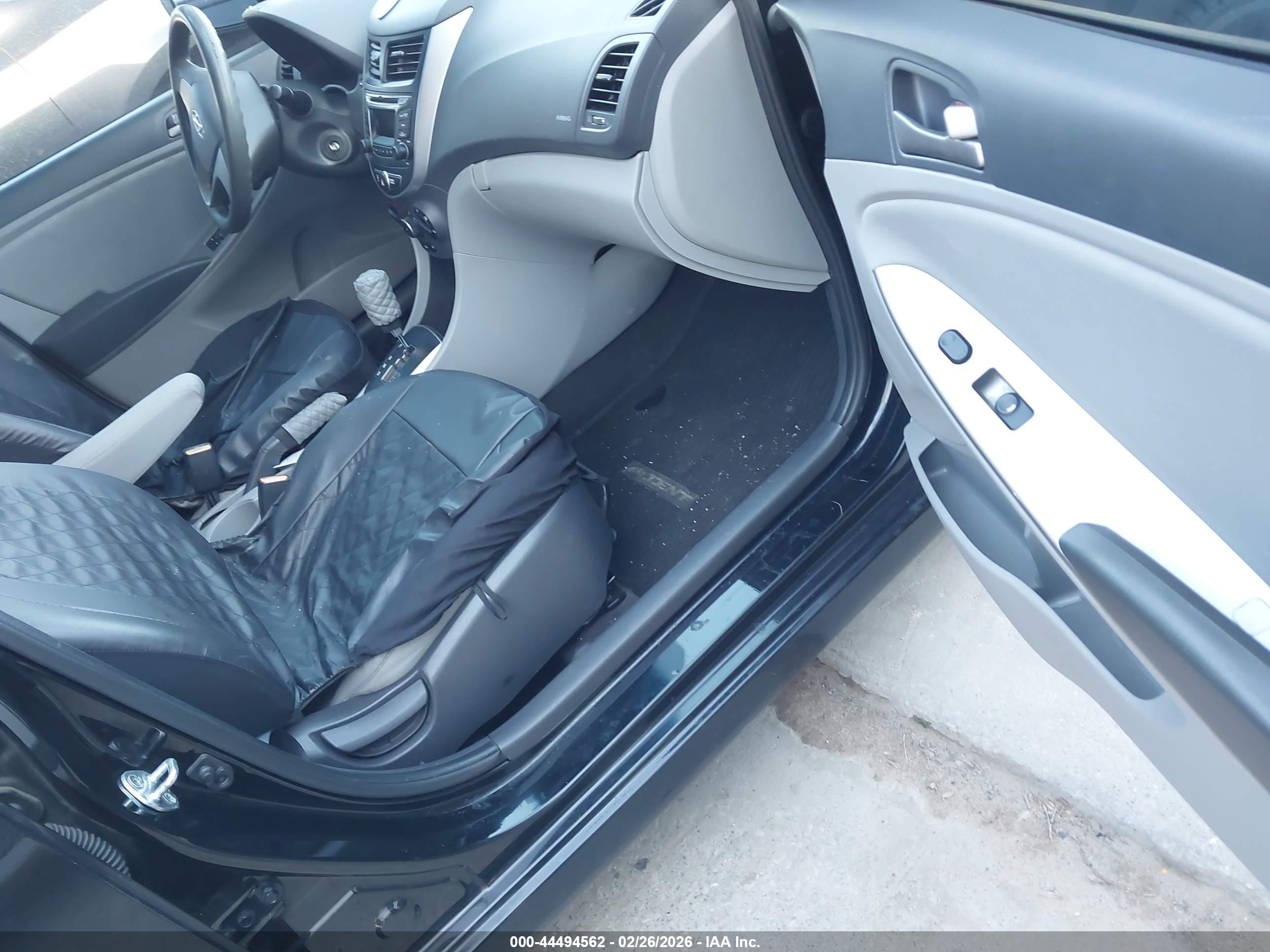 HYUNDAI ACCENT image 5