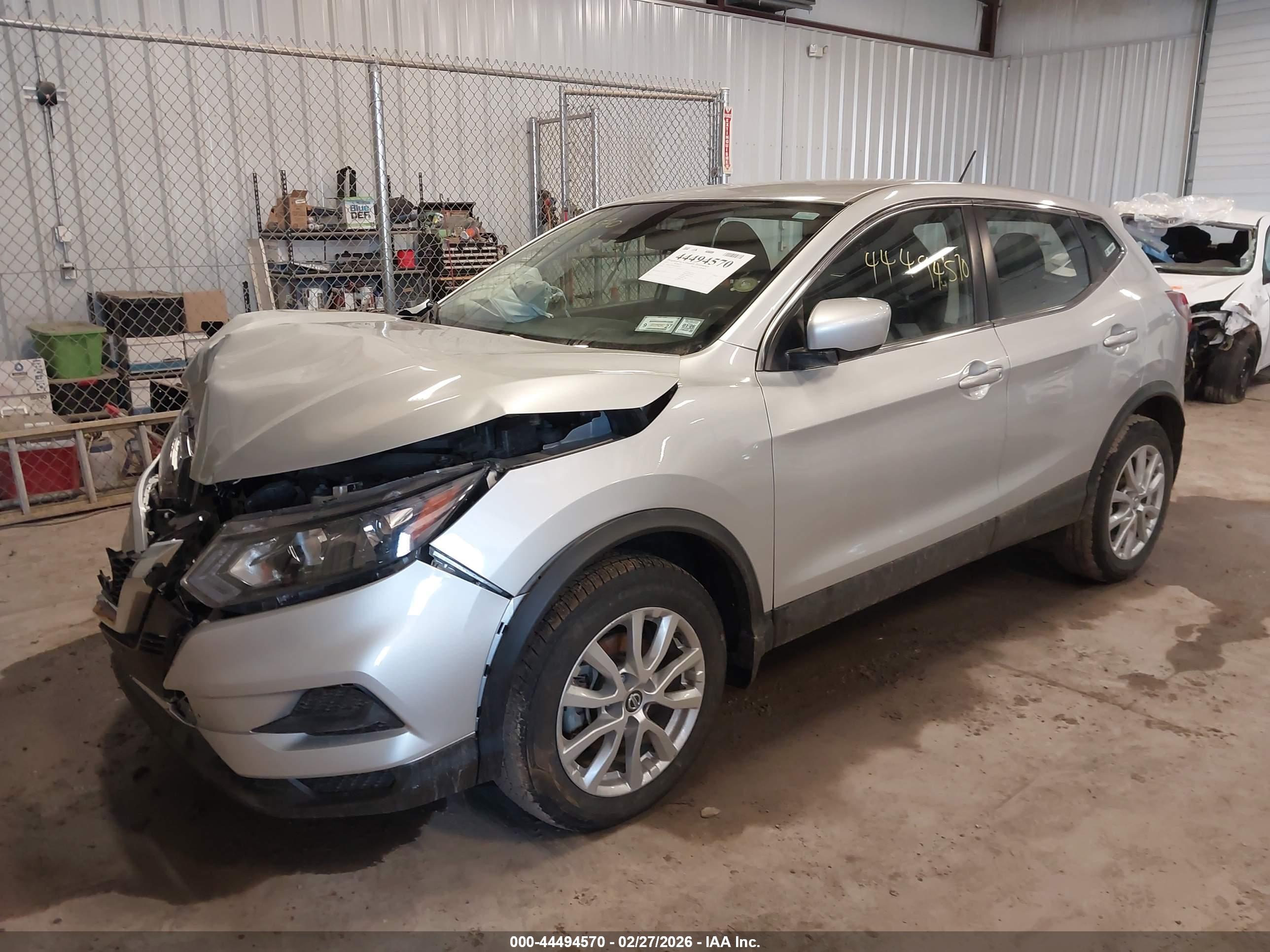 NISSAN ROGUE image 2