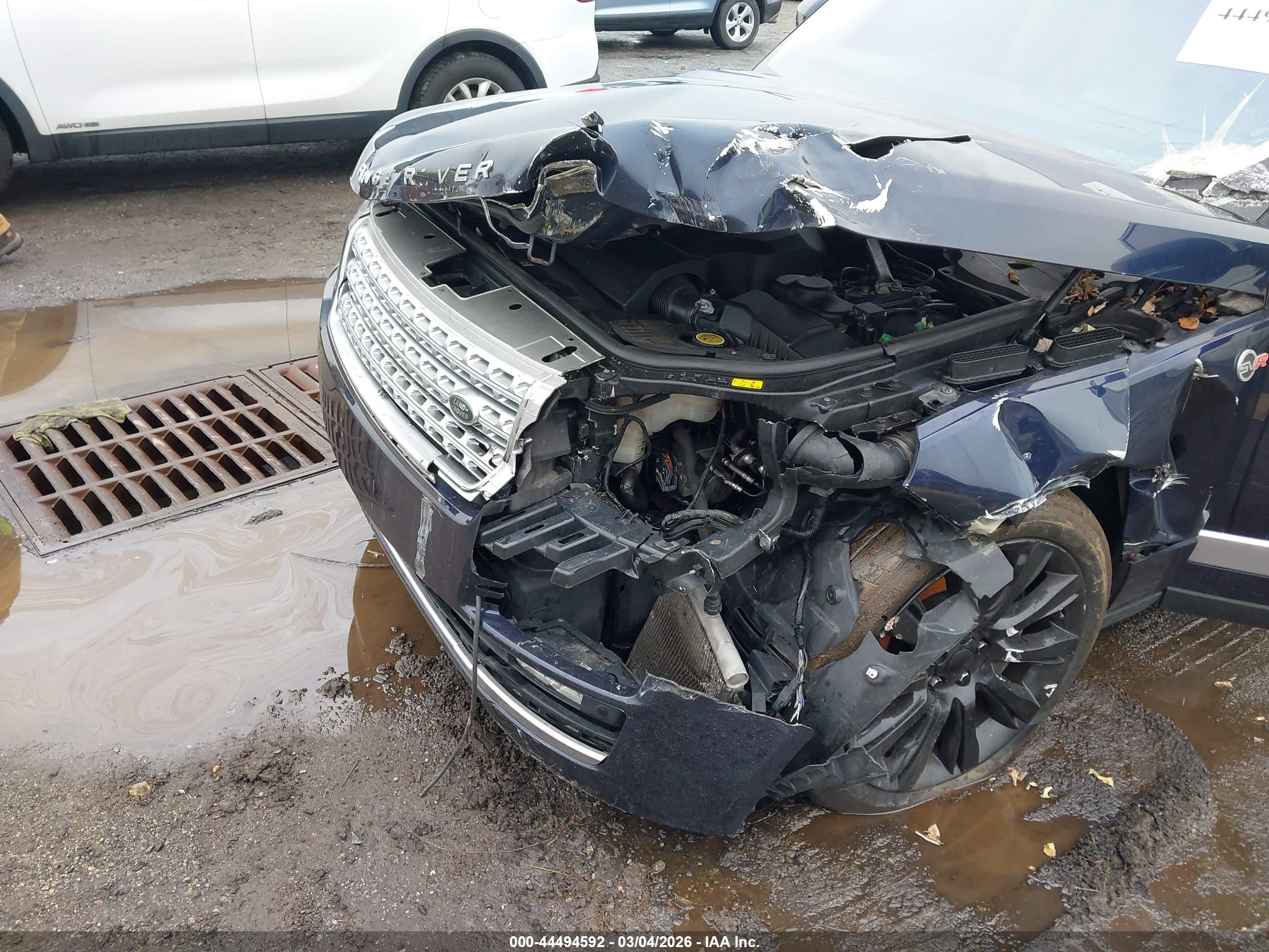 LAND ROVER image 6