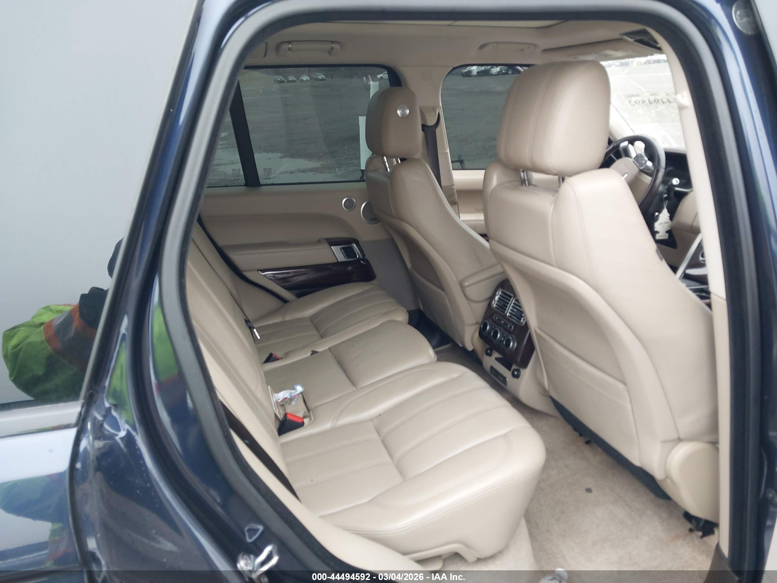 LAND ROVER image 8