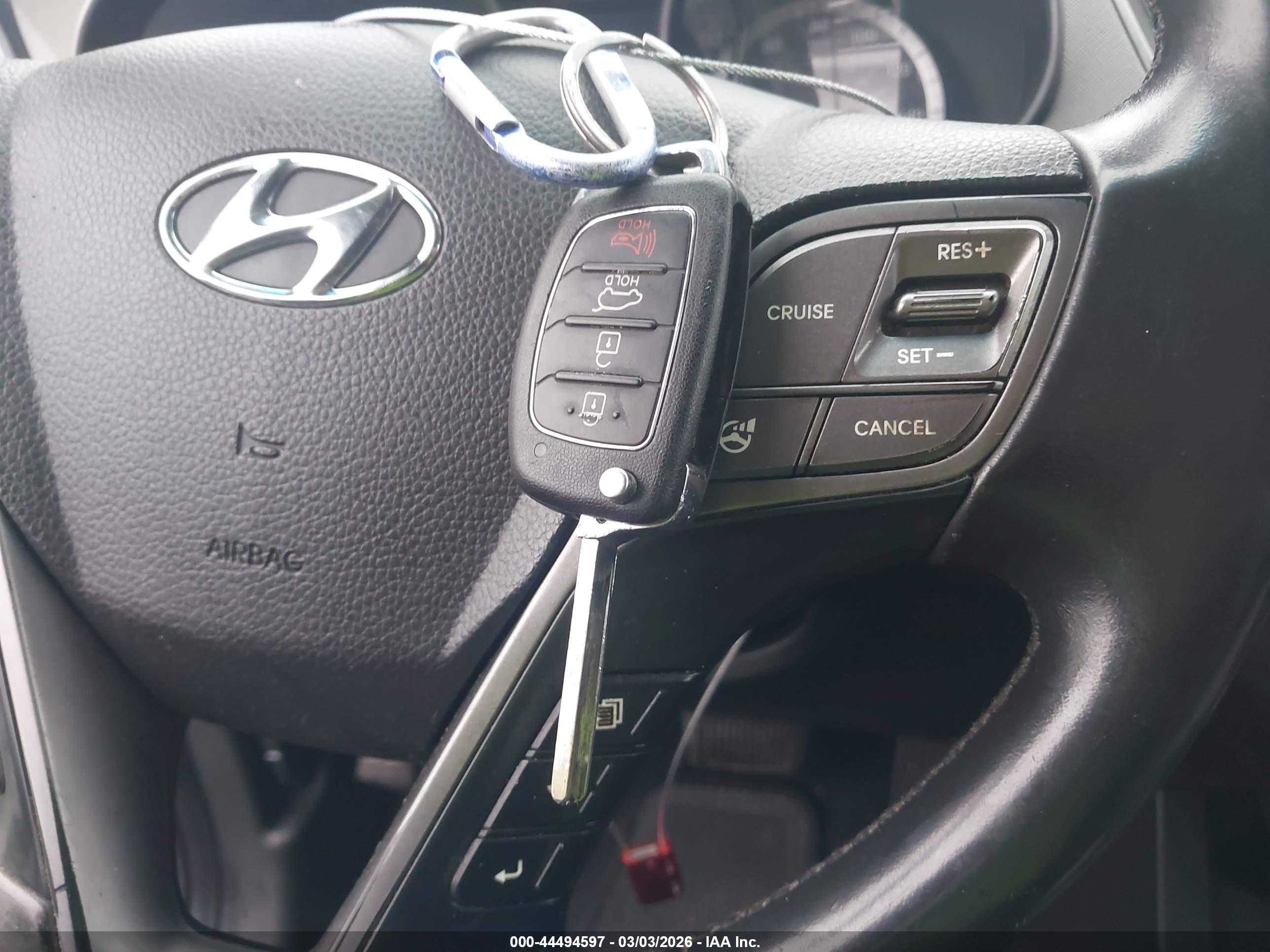 HYUNDAI SANTA image 11
