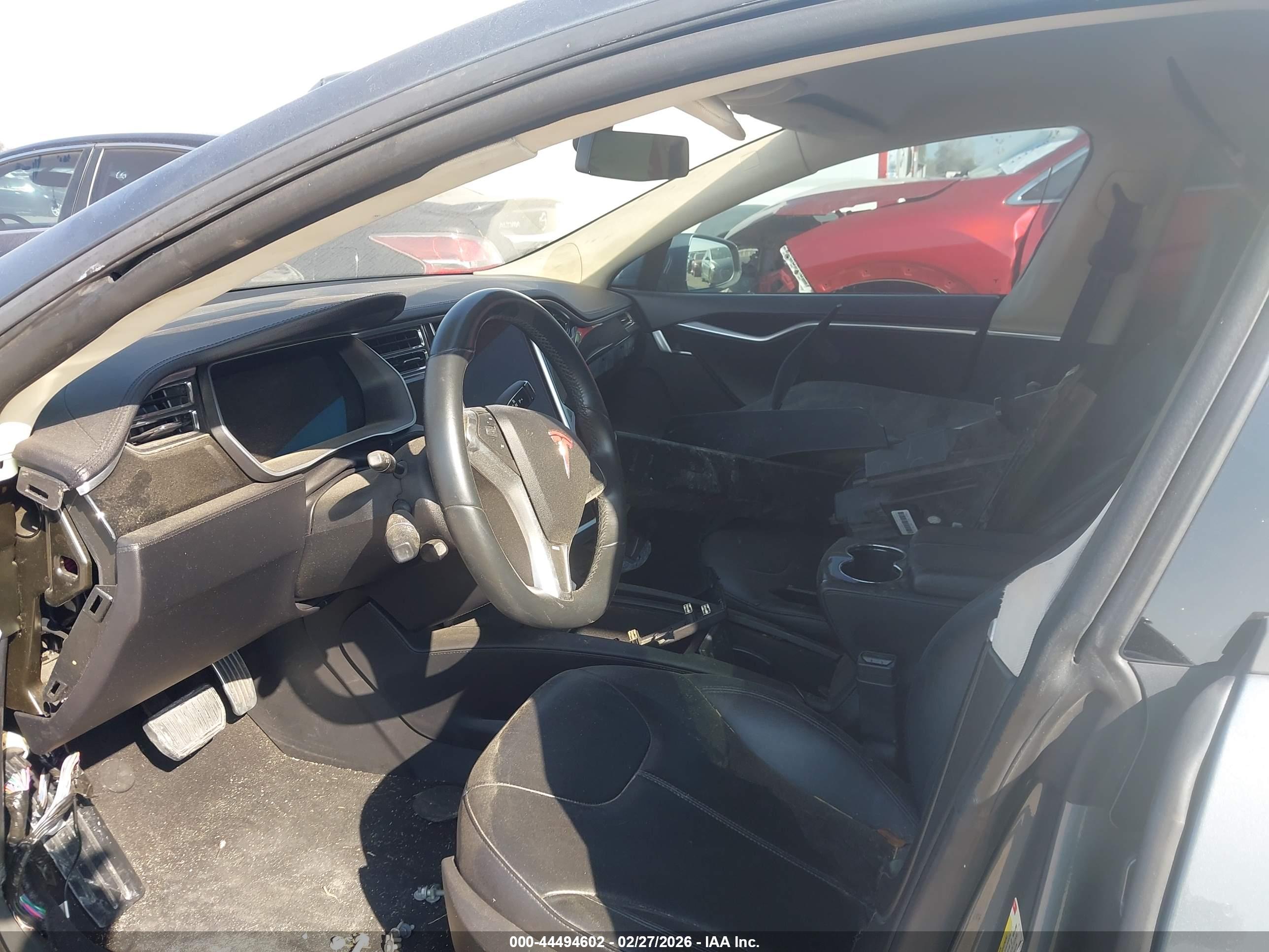TESLA MODEL image 5