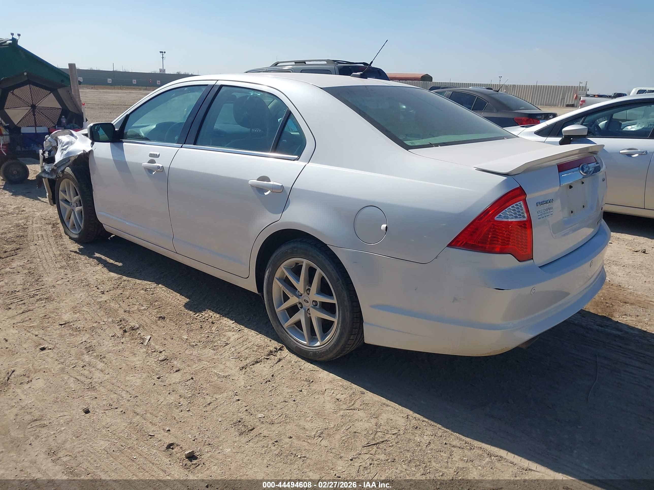 FORD FUSION image 3