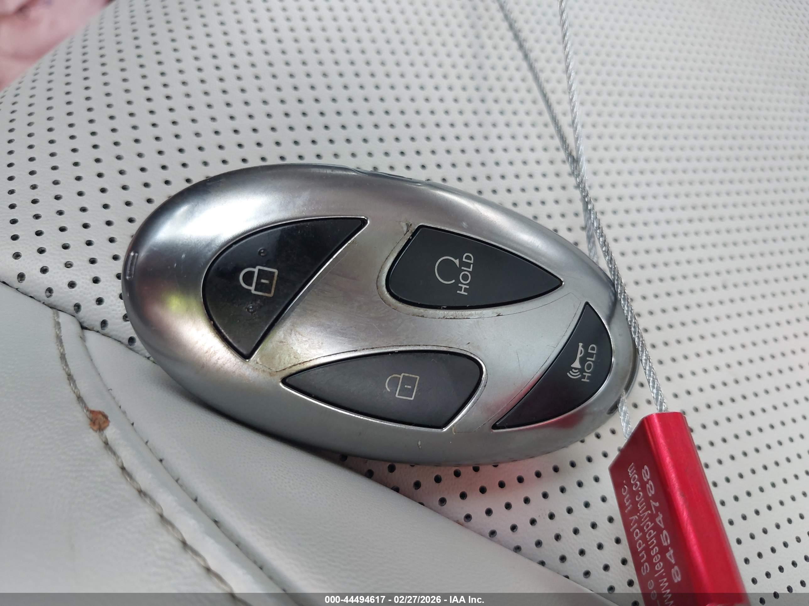 HYUNDAI SANTA image 11
