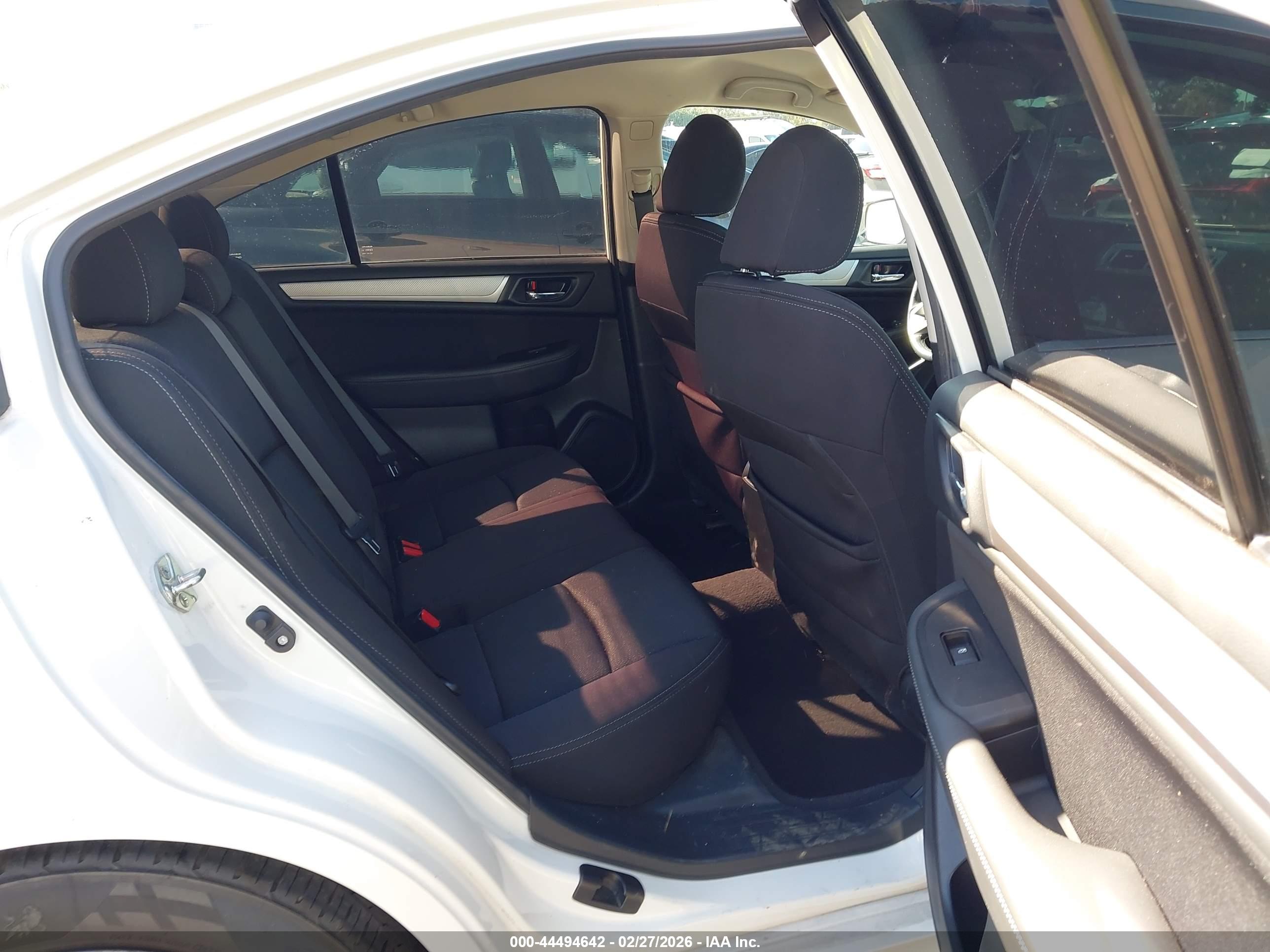SUBARU LEGACY image 8