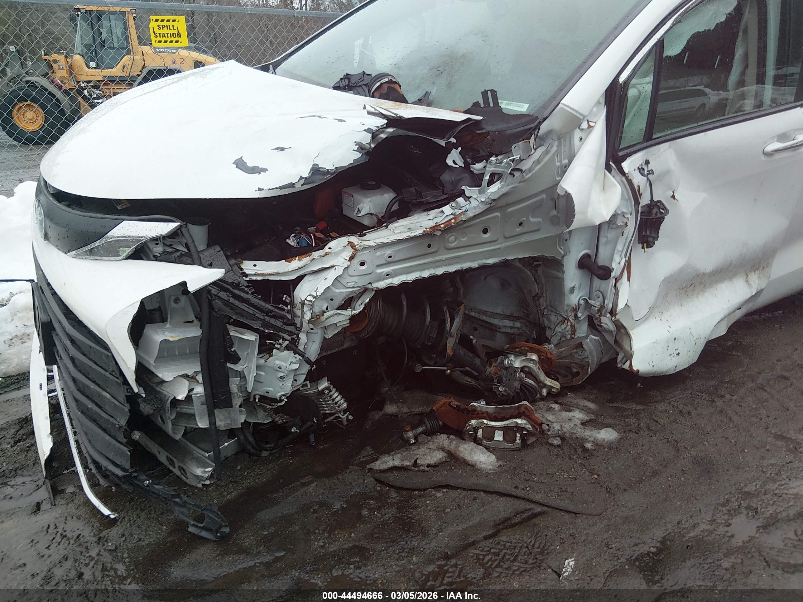 TOYOTA SIENNA image 6