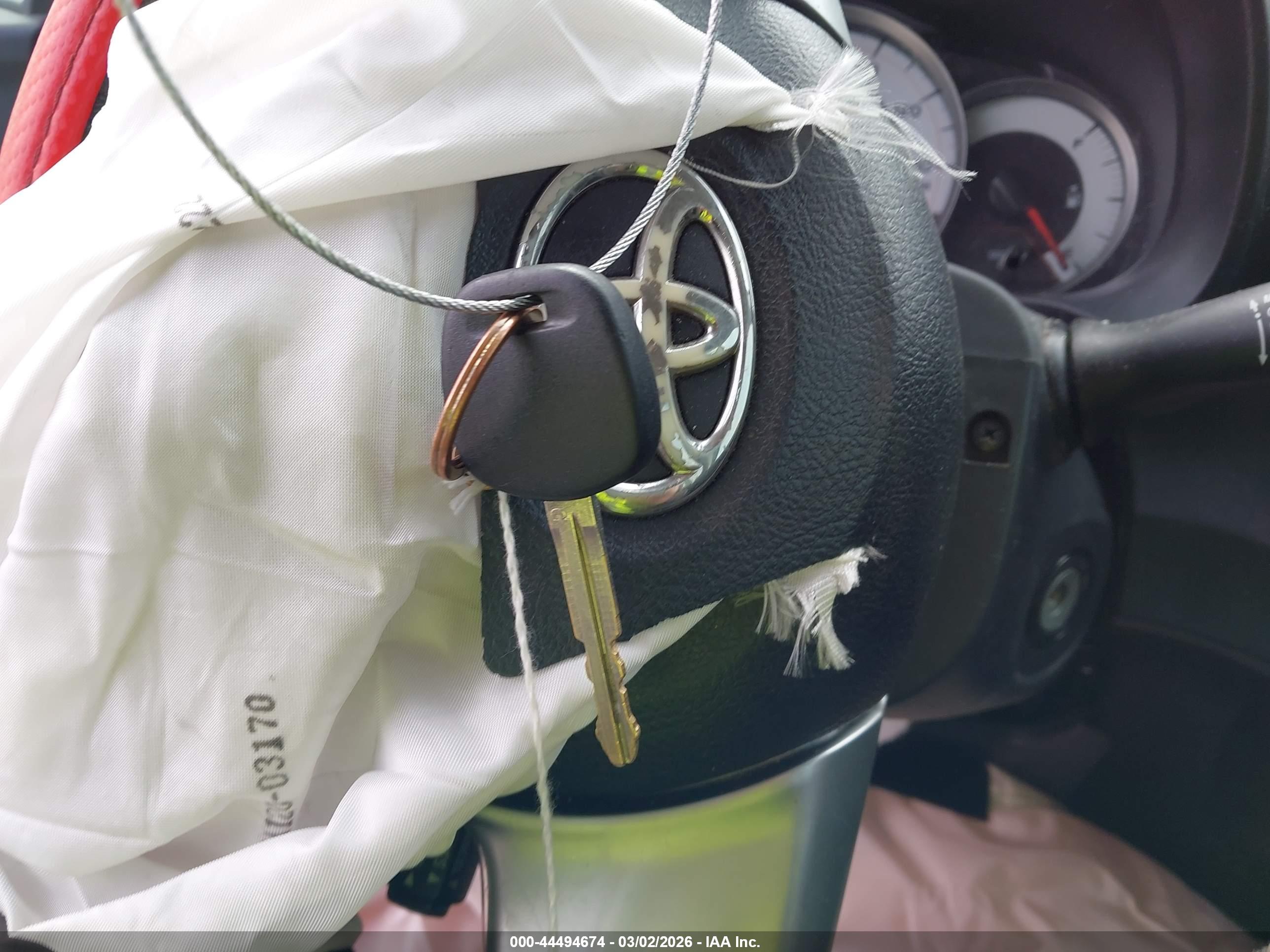 TOYOTA YARIS image 11