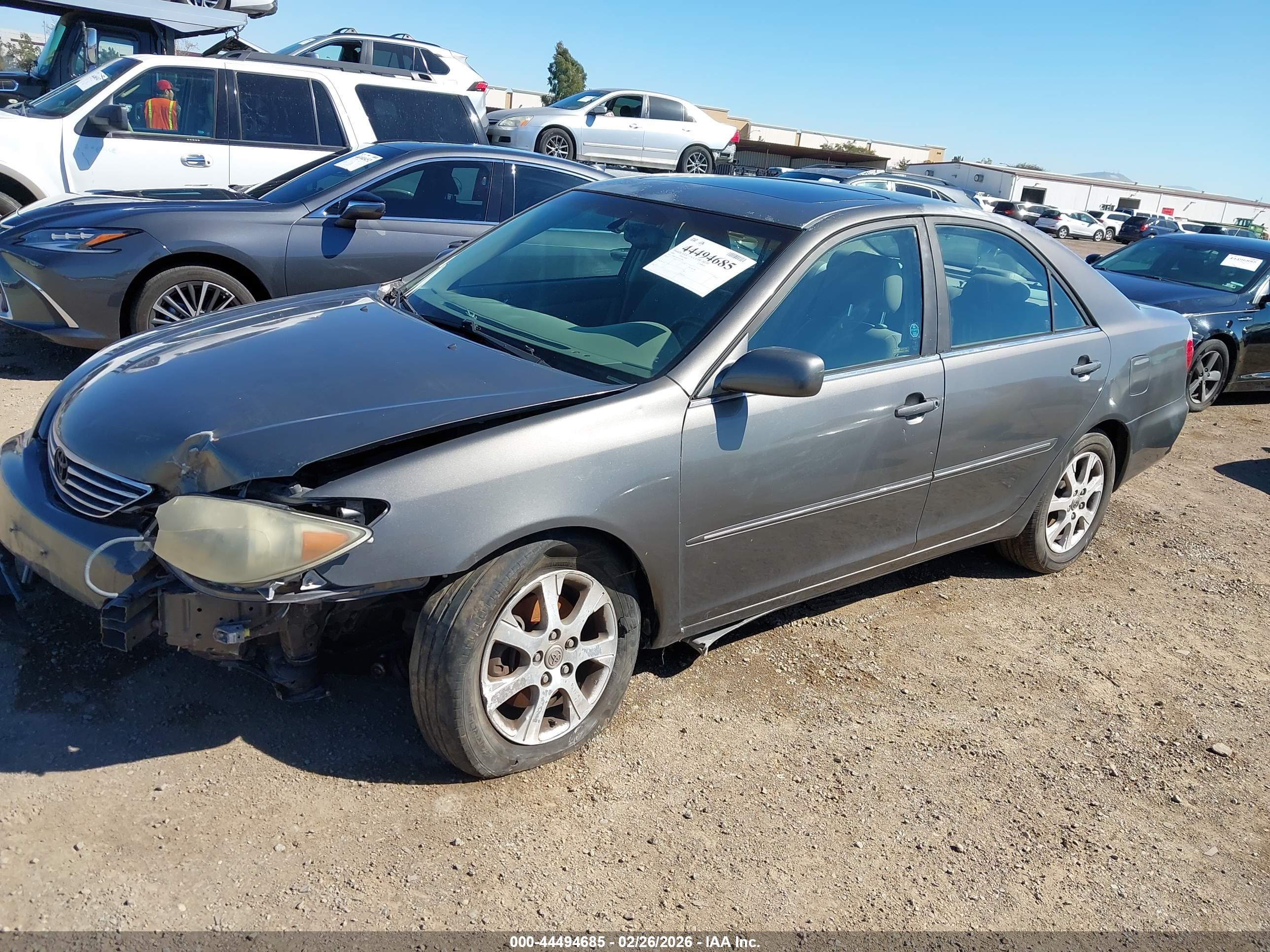 TOYOTA CAMRY image 2