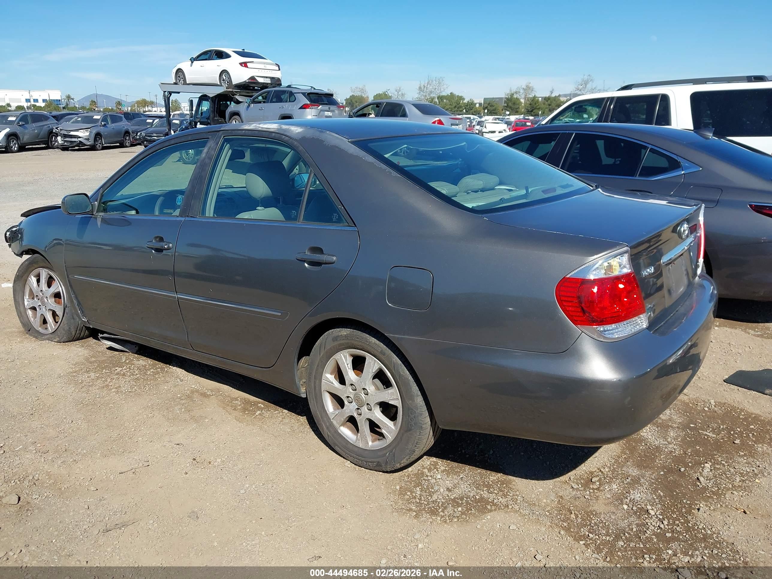 TOYOTA CAMRY image 3