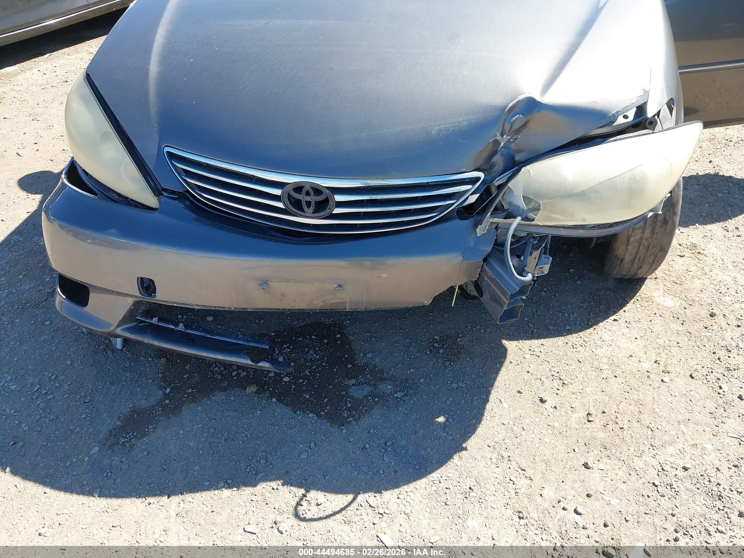 TOYOTA CAMRY image 6
