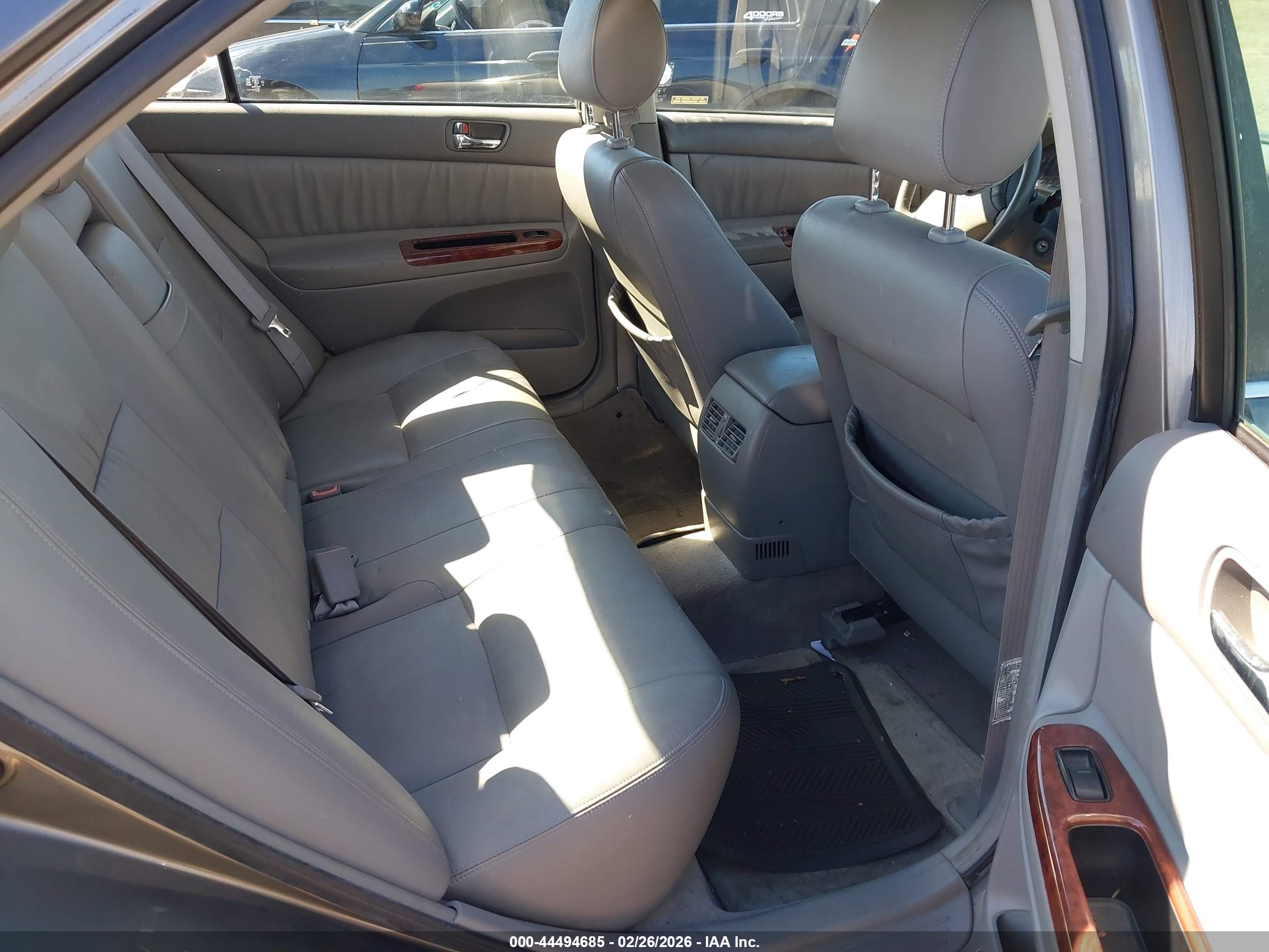 TOYOTA CAMRY image 8