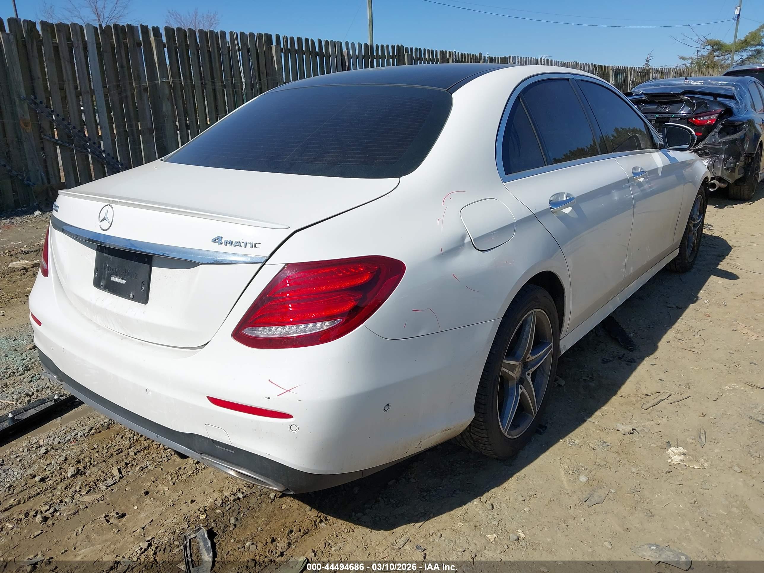 MERCEDES-BENZ E image 4