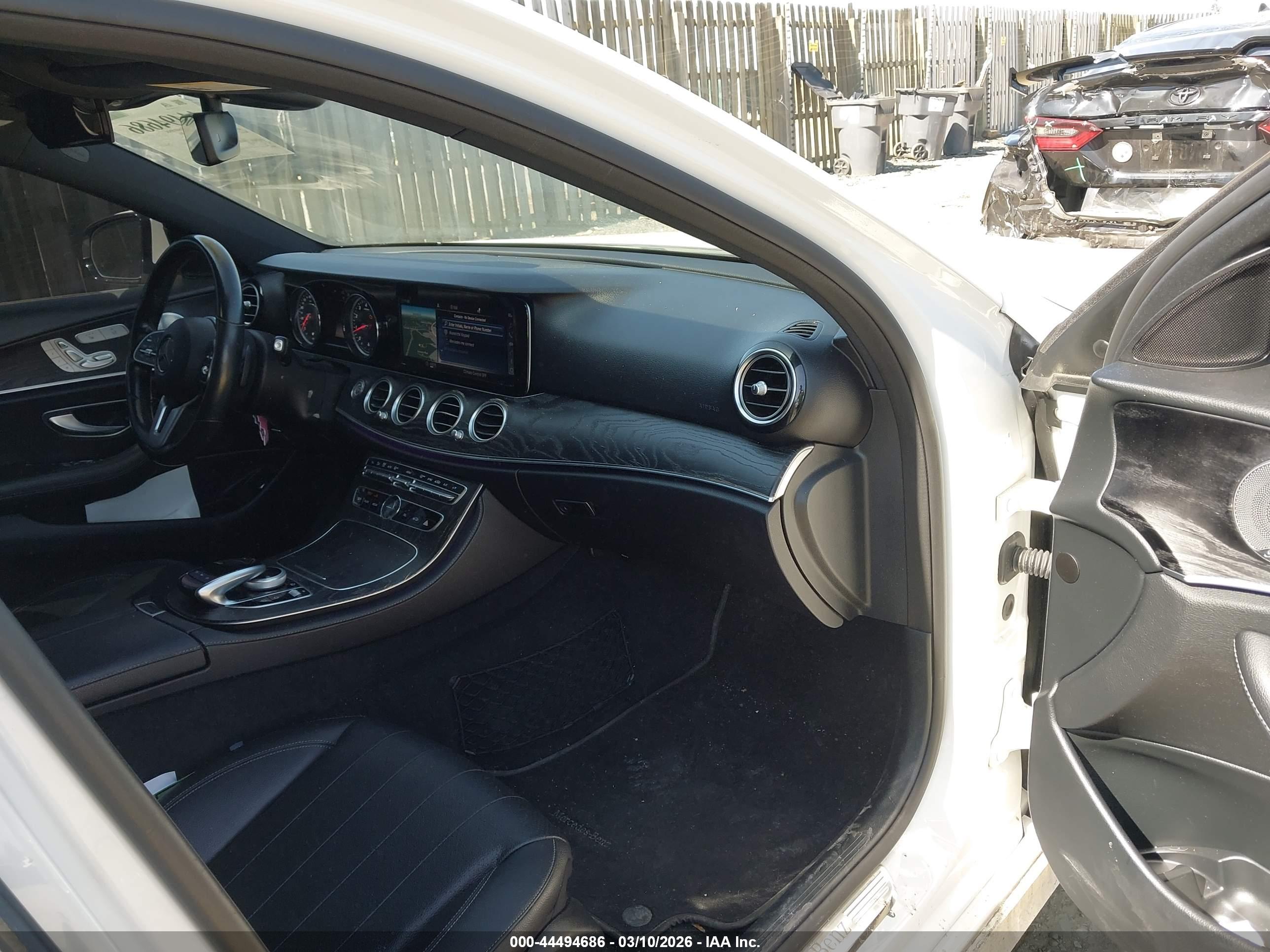 MERCEDES-BENZ E image 5
