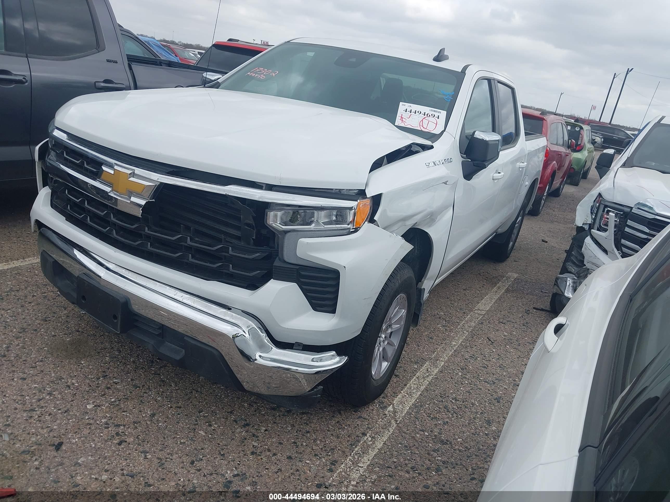 CHEVROLET SILVERADO image 2
