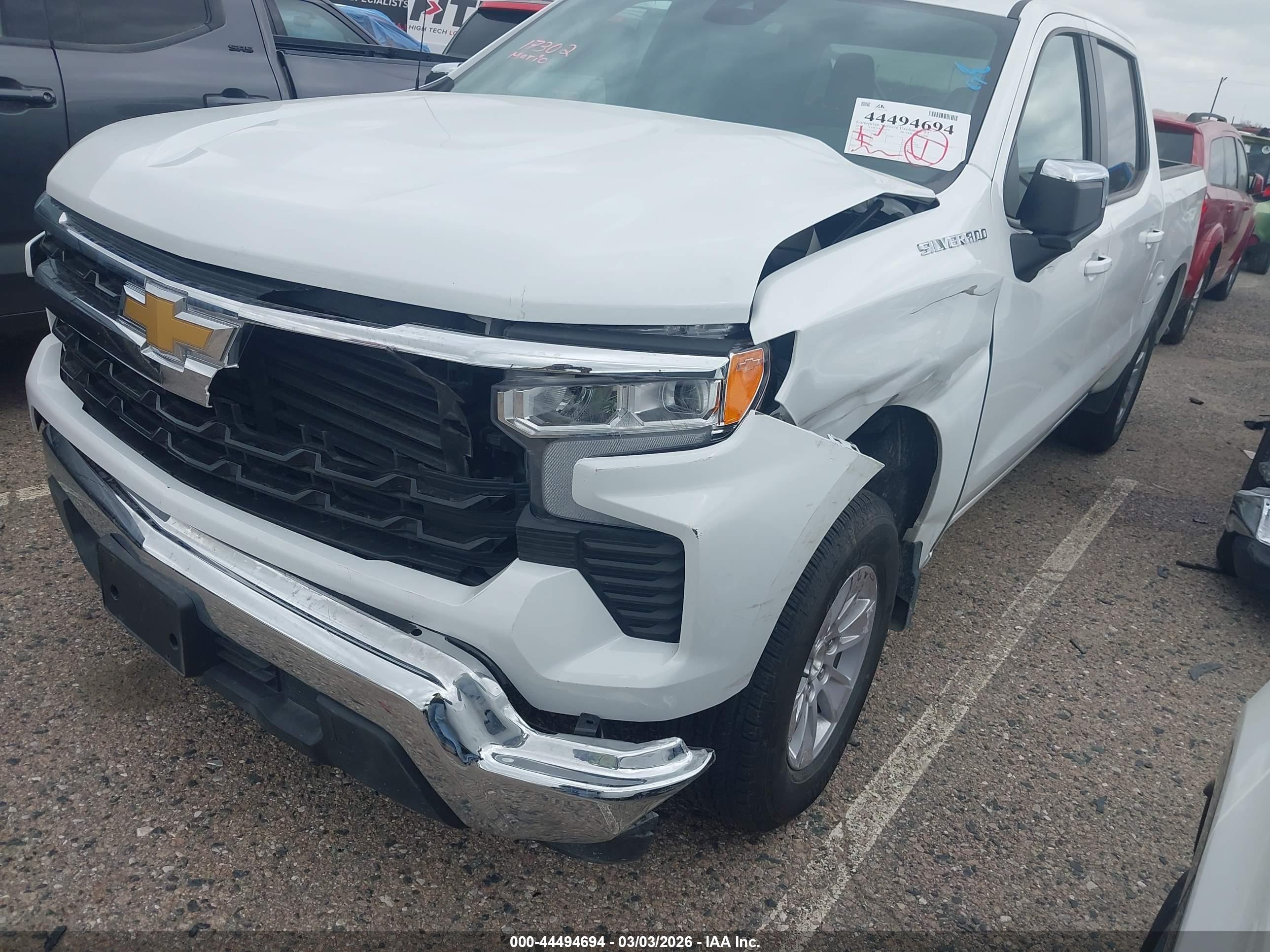 CHEVROLET SILVERADO image 6