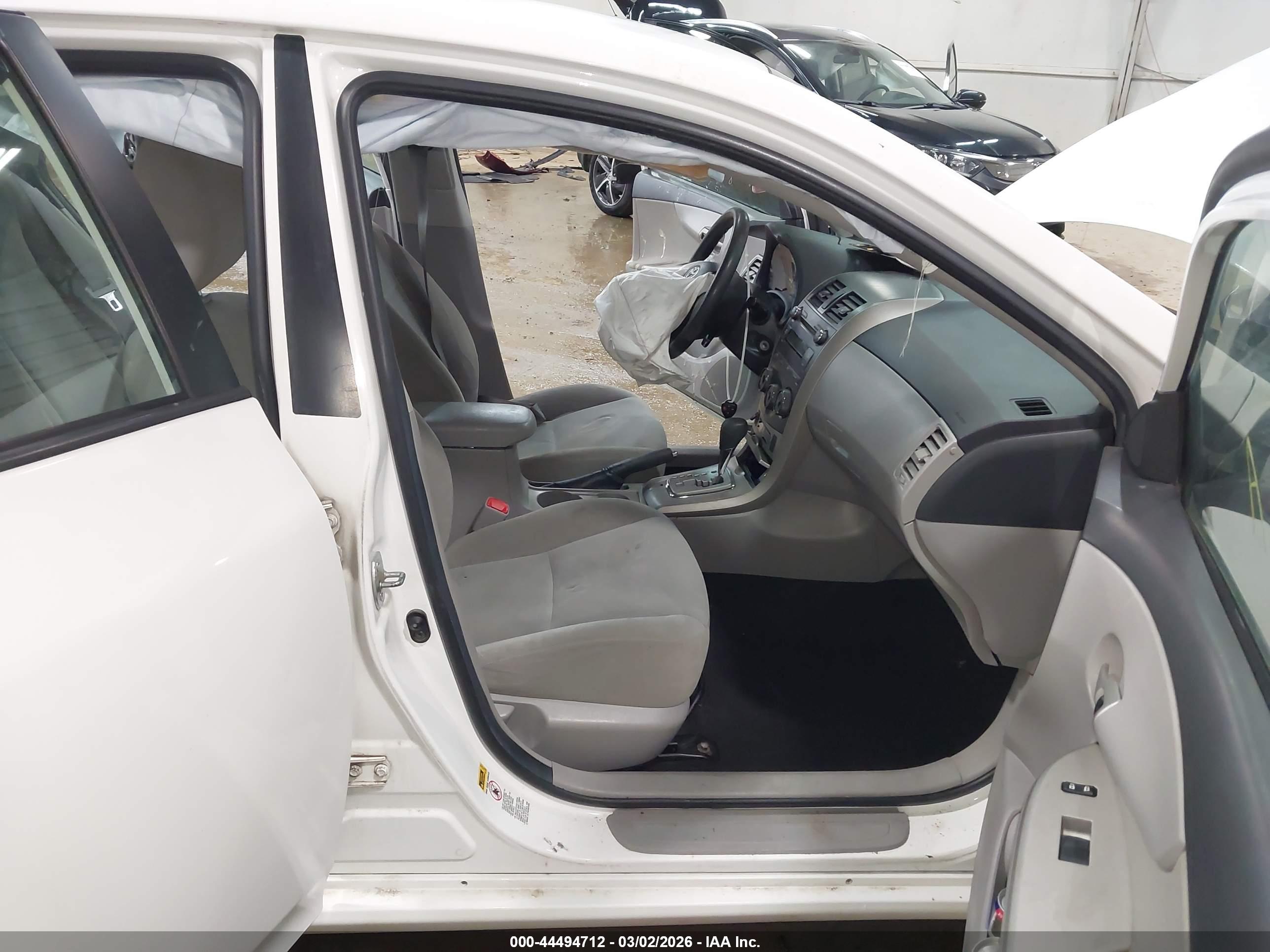 TOYOTA COROLLA image 5