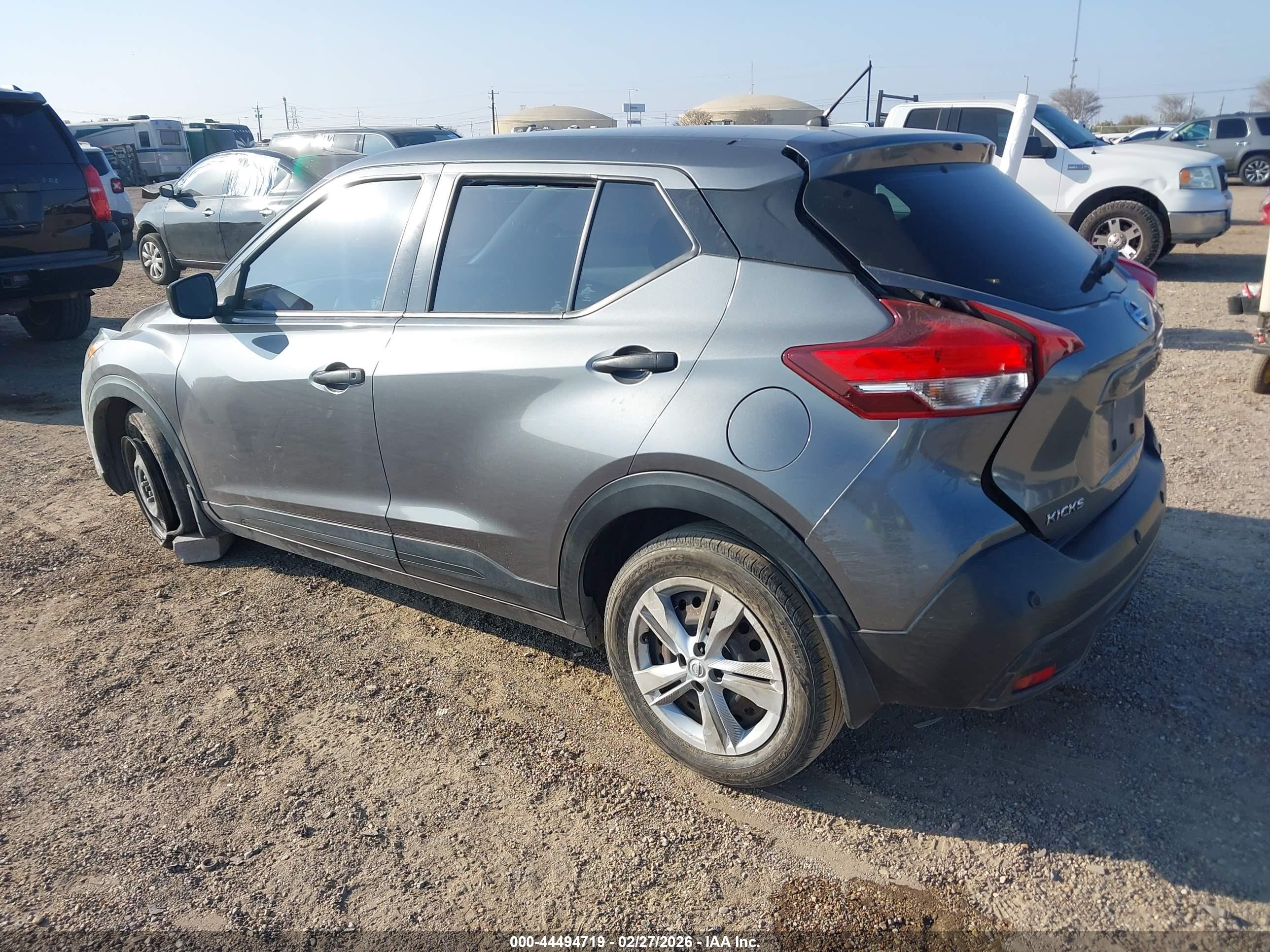 NISSAN KICKS image 3