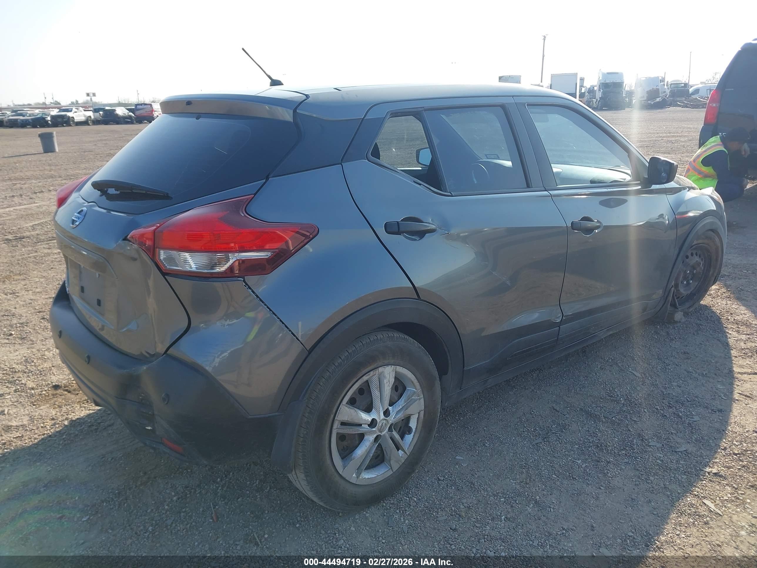 NISSAN KICKS image 4