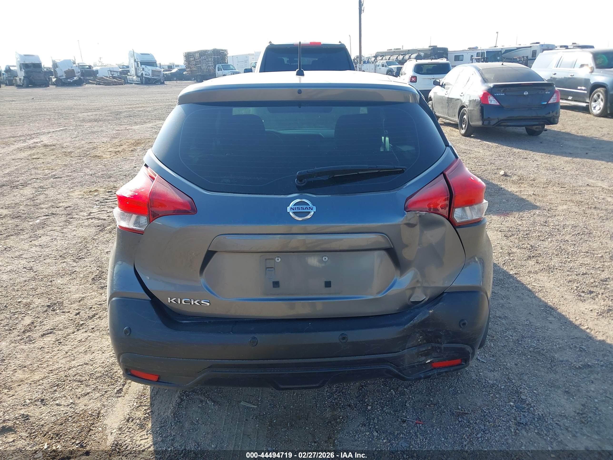 NISSAN KICKS image 6