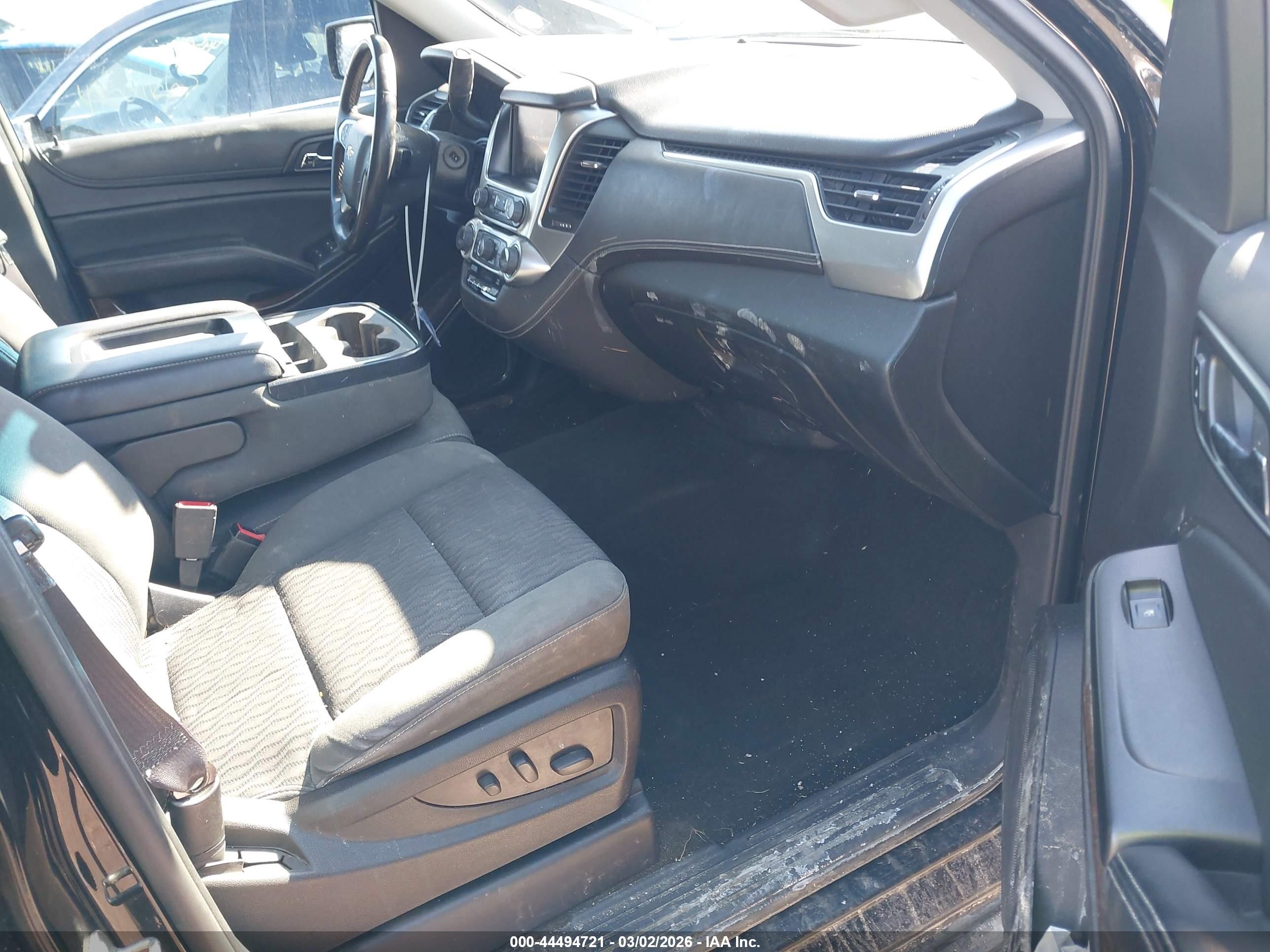 CHEVROLET SUBURBAN image 5