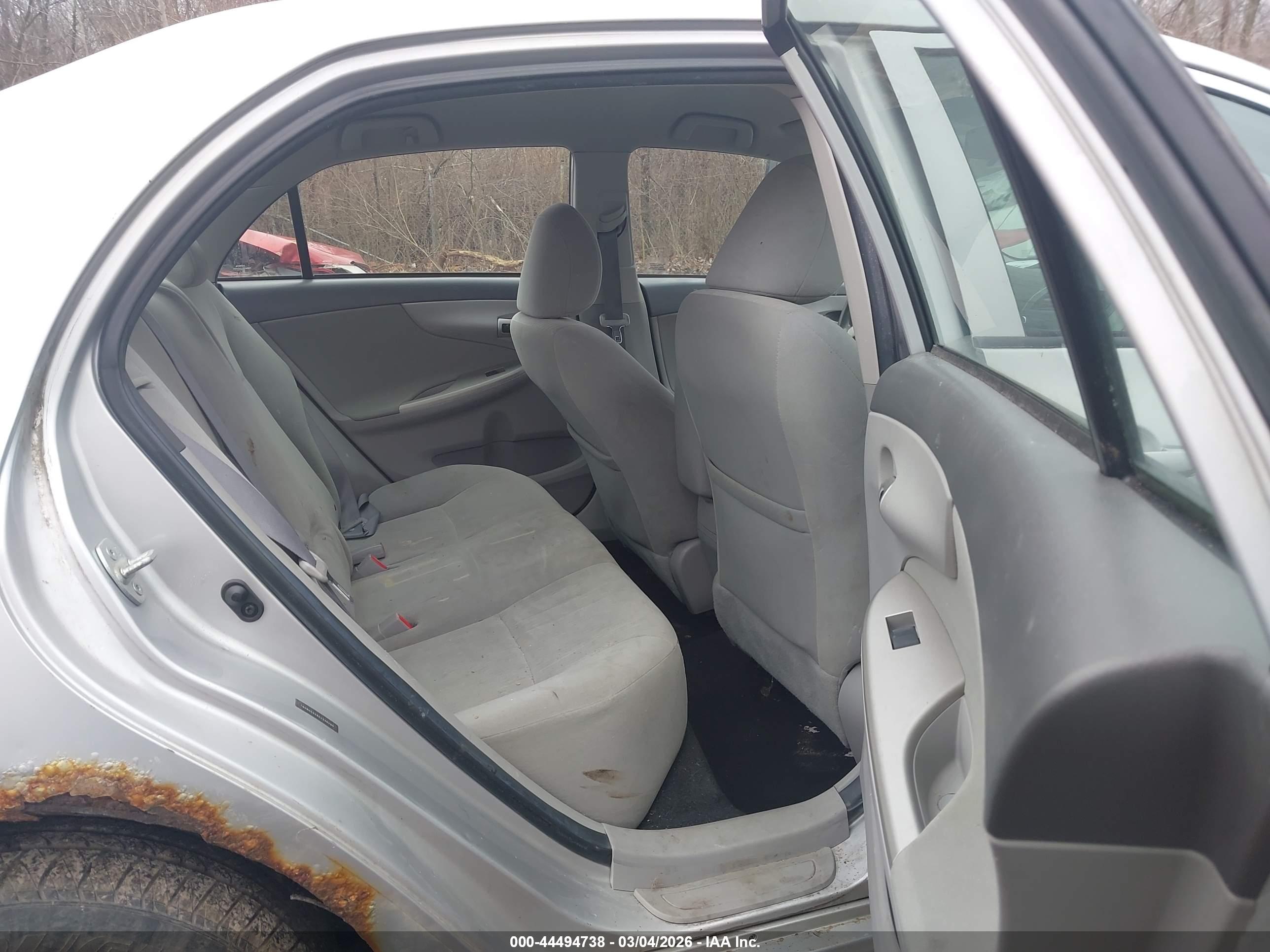 TOYOTA COROLLA image 8