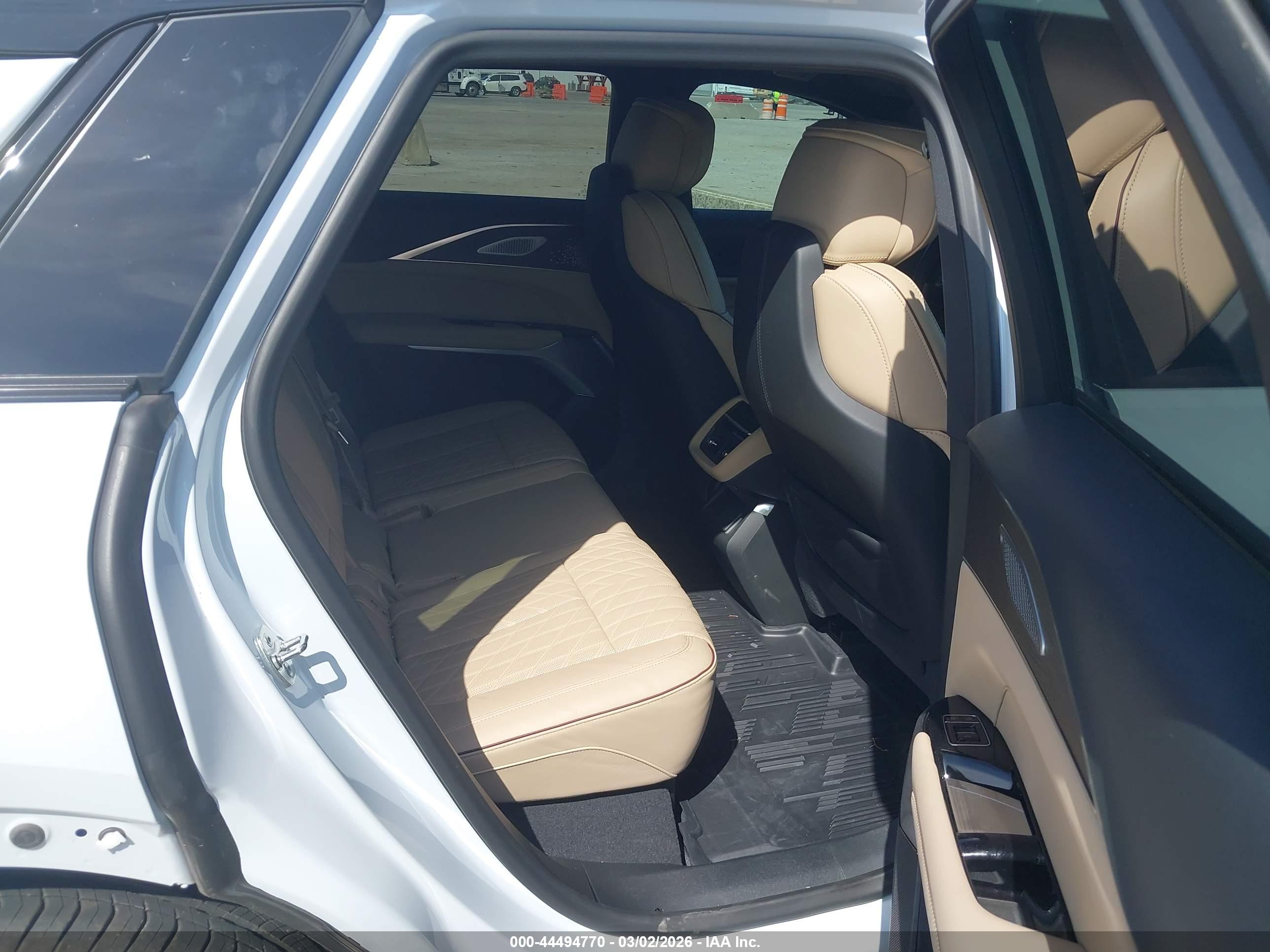 CADILLAC LYRIQ image 8