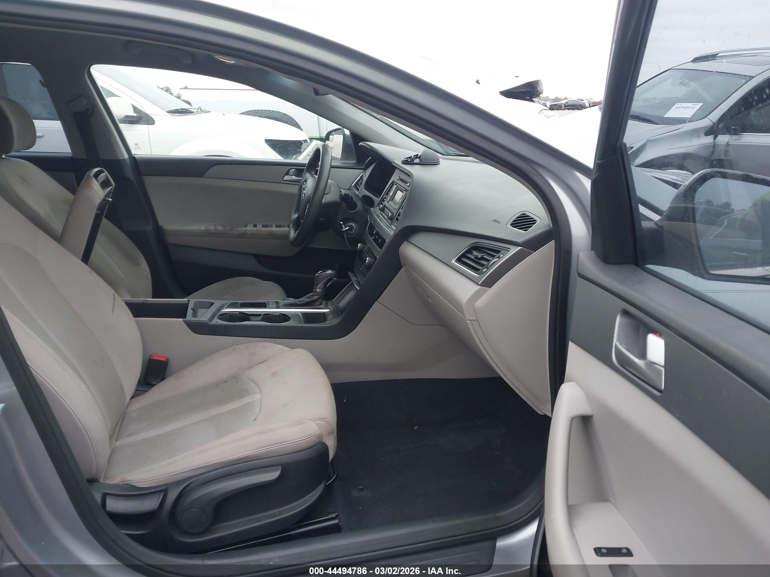 HYUNDAI SONATA image 5