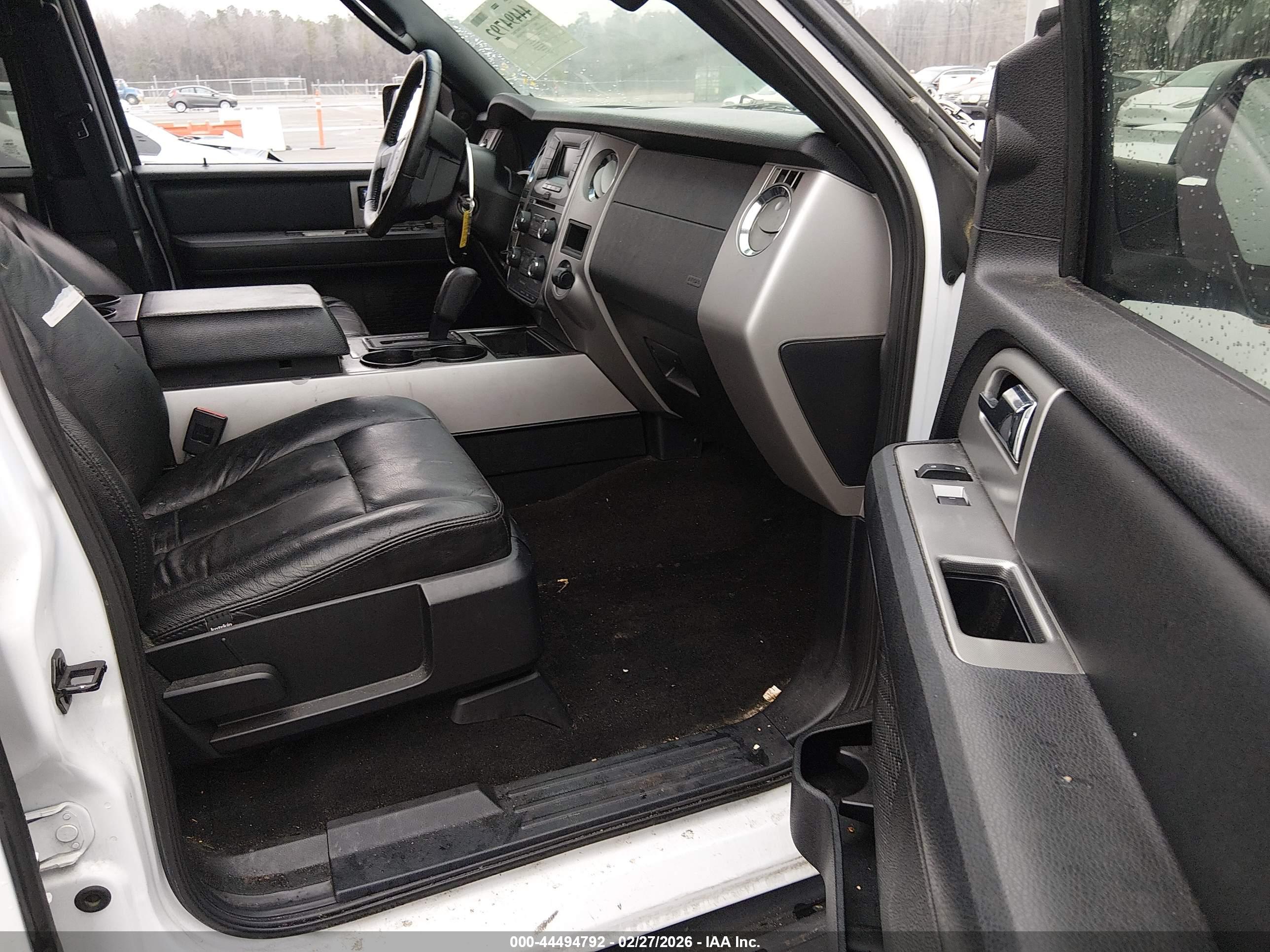 FORD EXPEDITION image 5