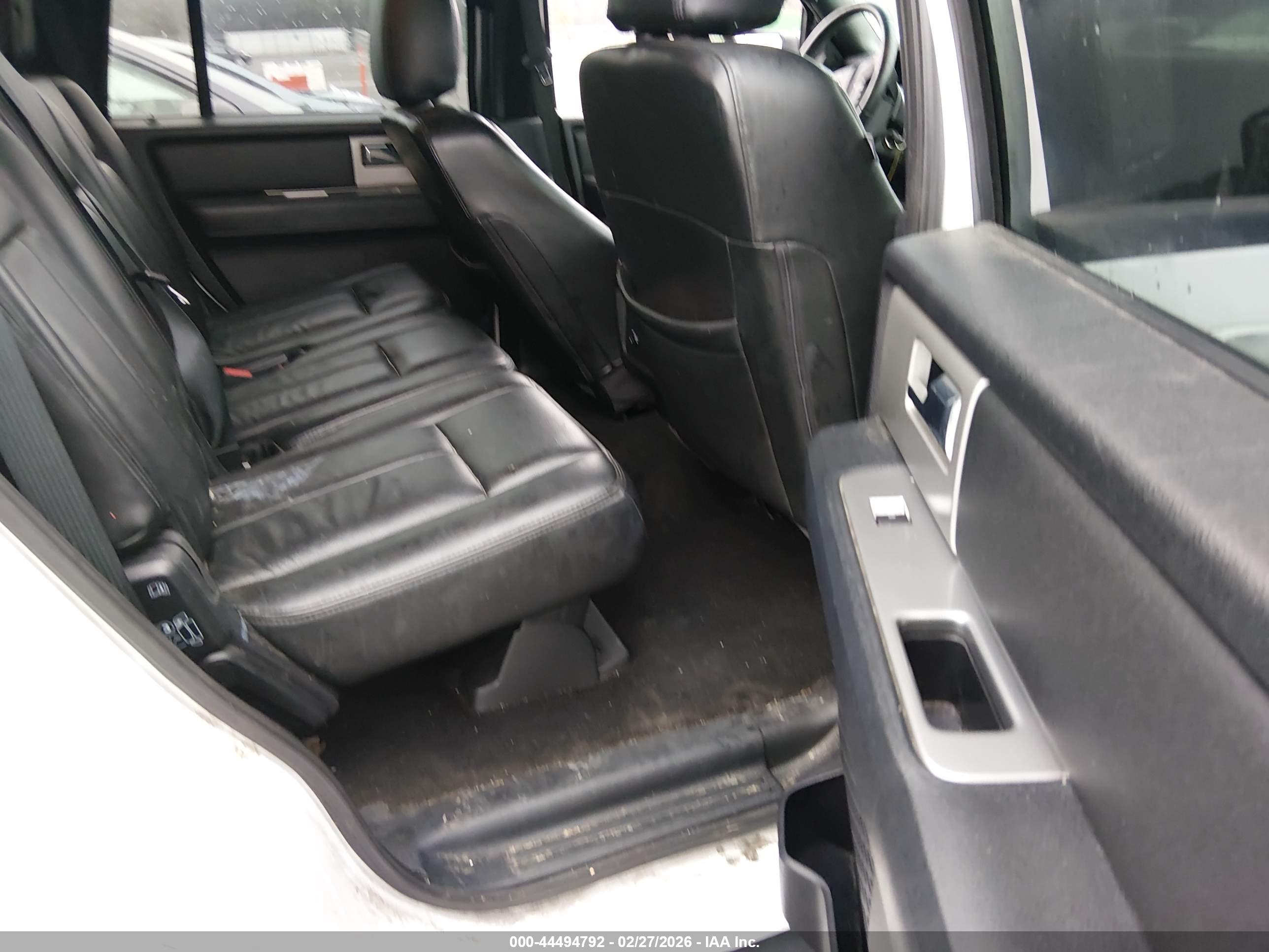 FORD EXPEDITION image 8