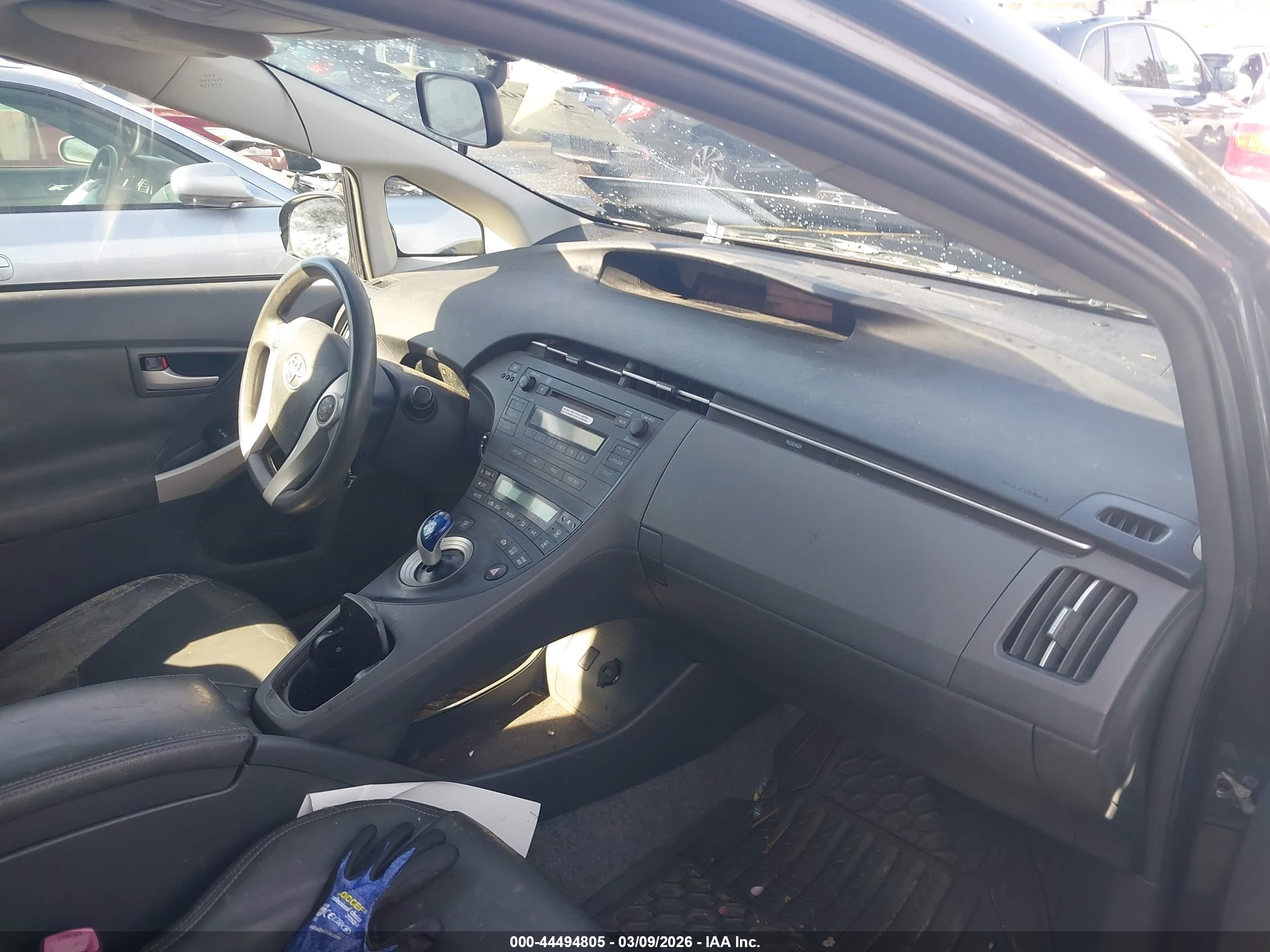 TOYOTA PRIUS image 5