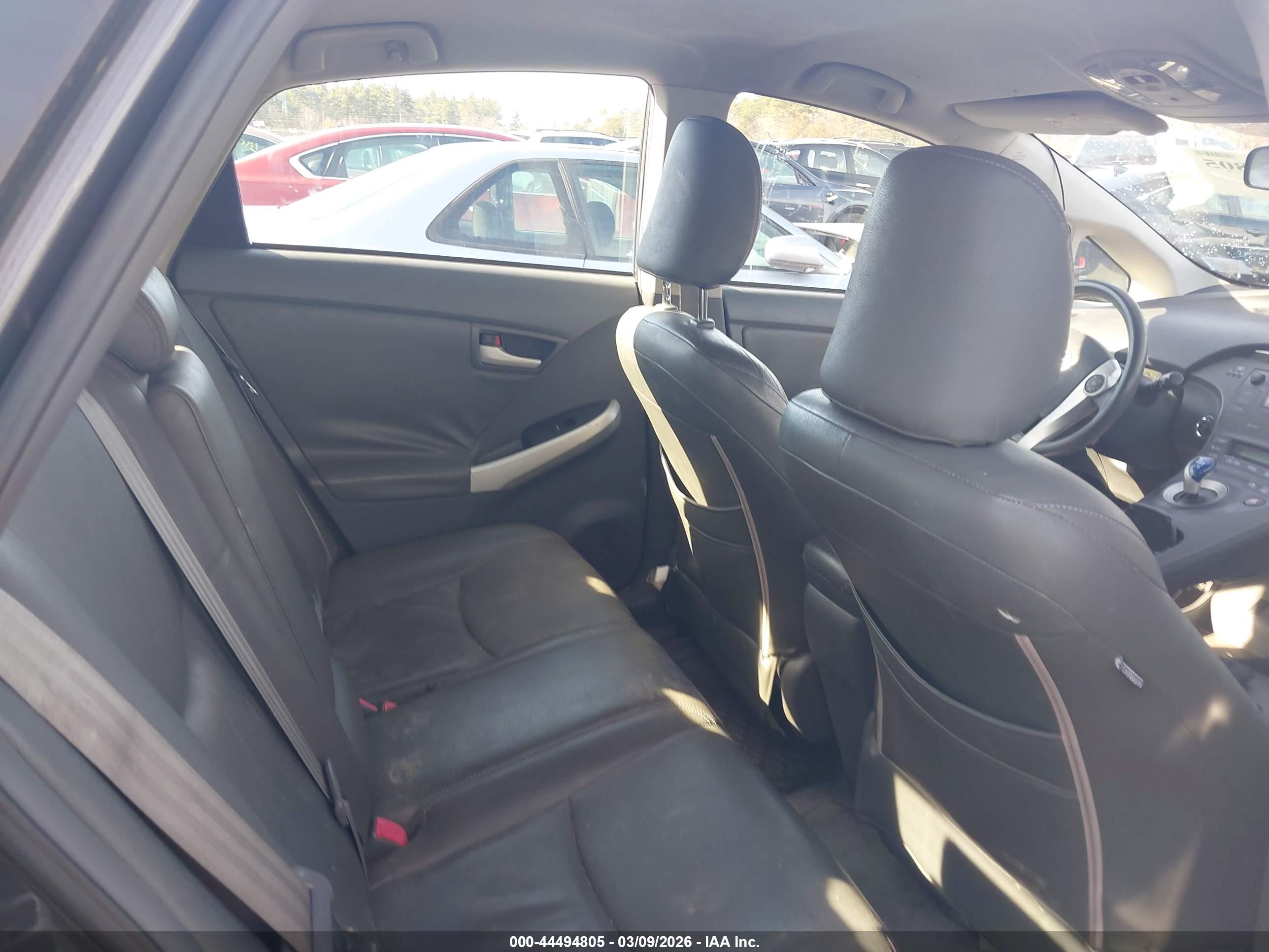 TOYOTA PRIUS image 8