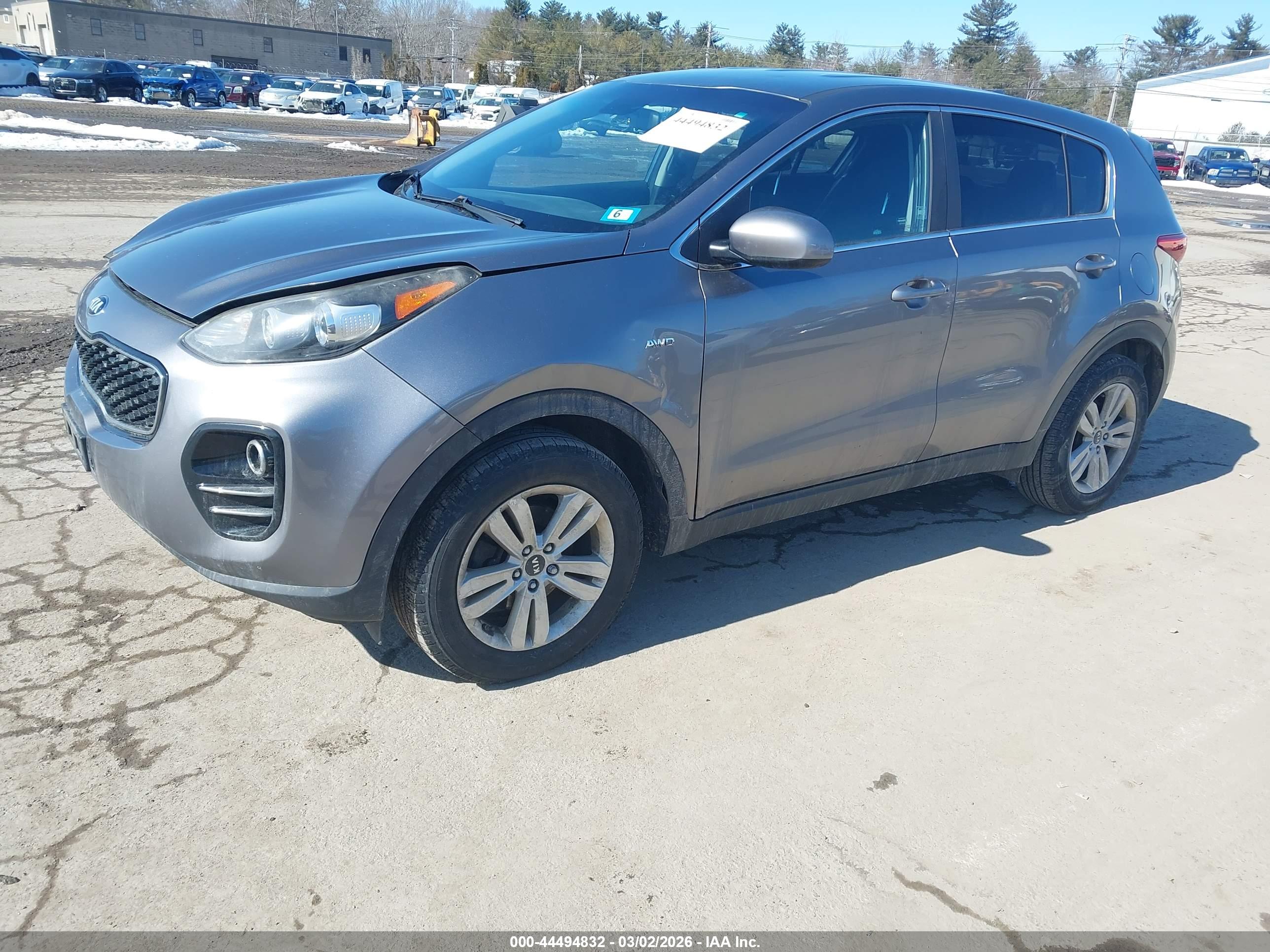 KIA SPORTAGE image 2