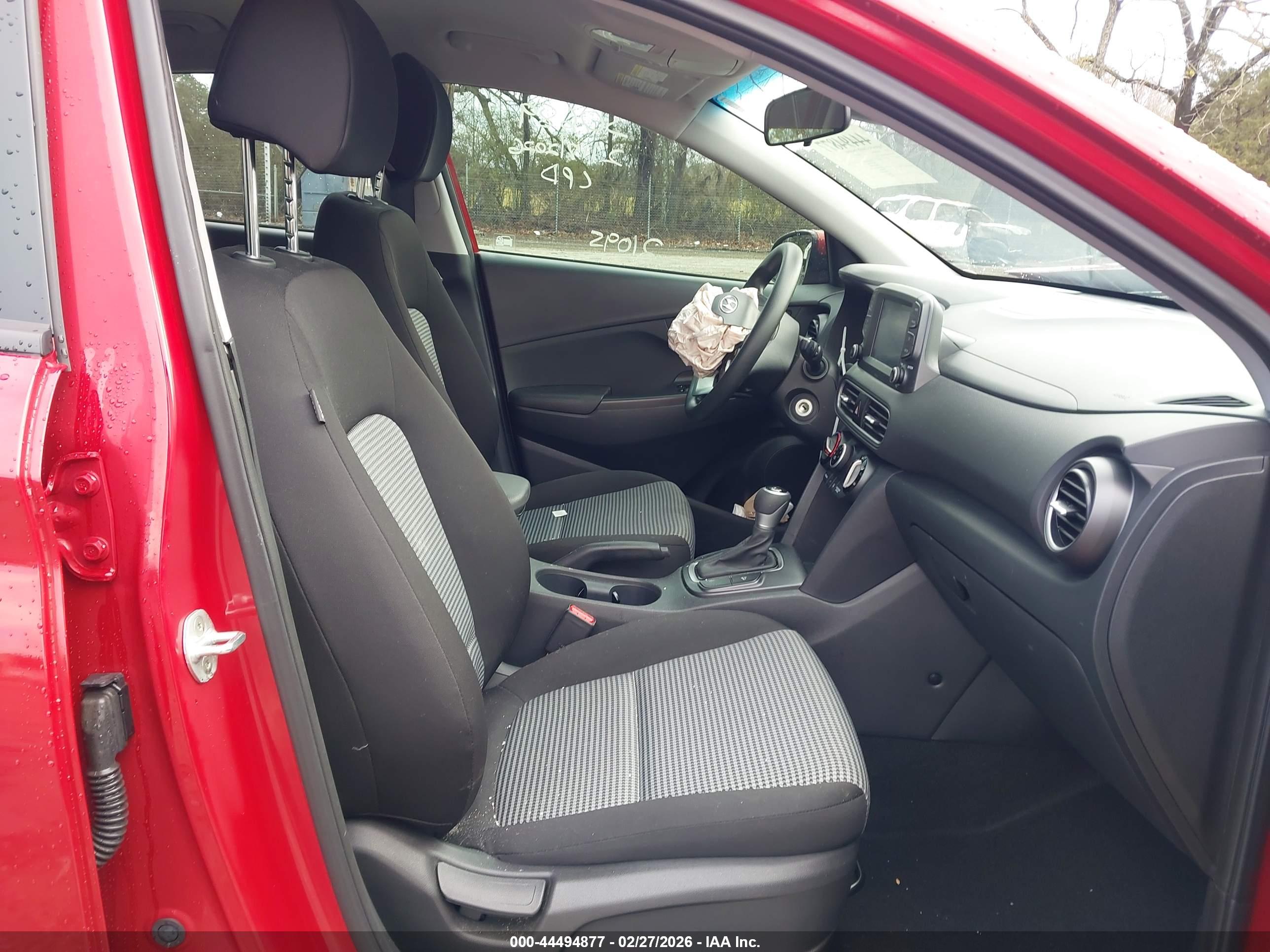 HYUNDAI KONA image 5