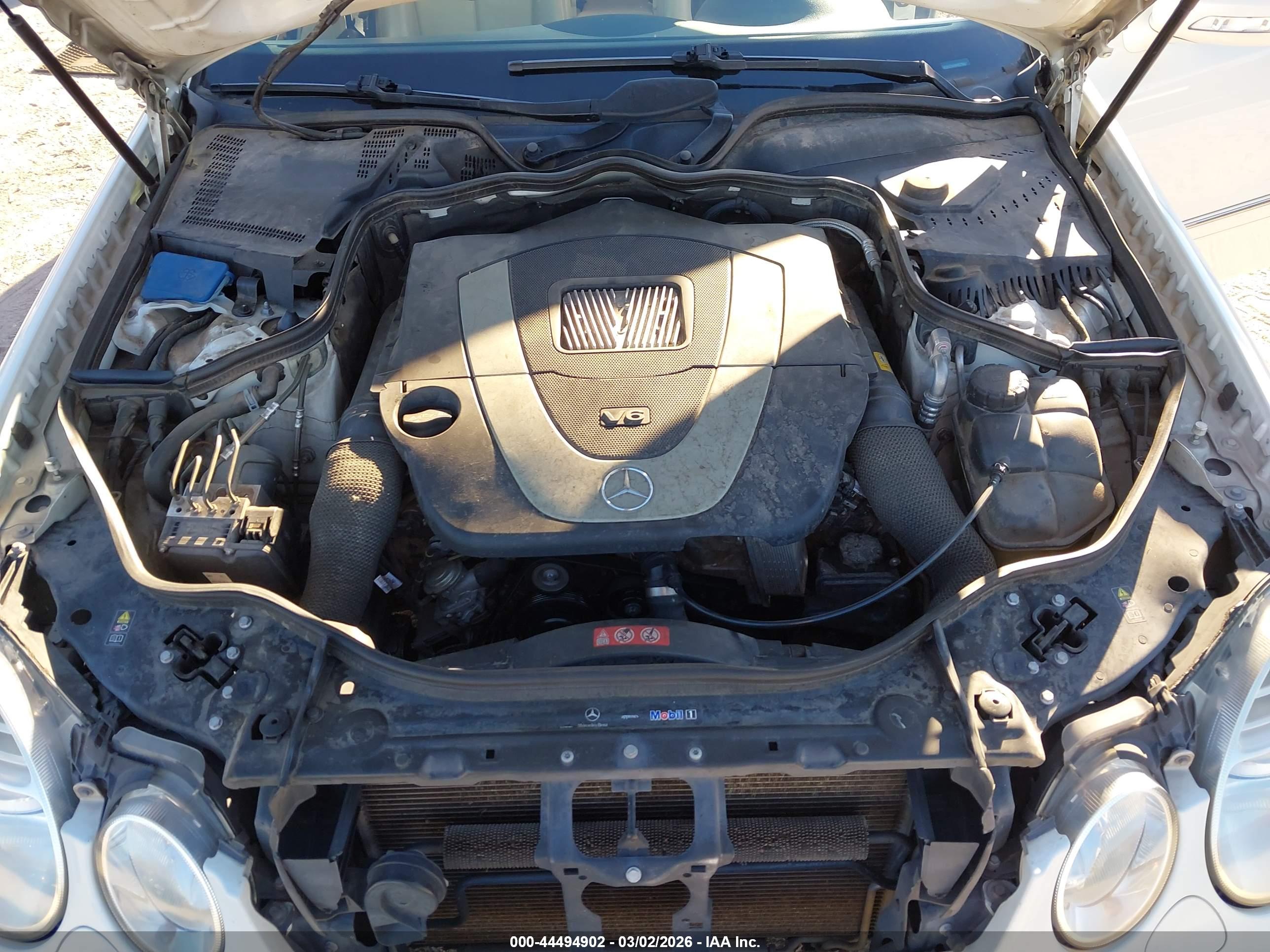 MERCEDES-BENZ E image 10