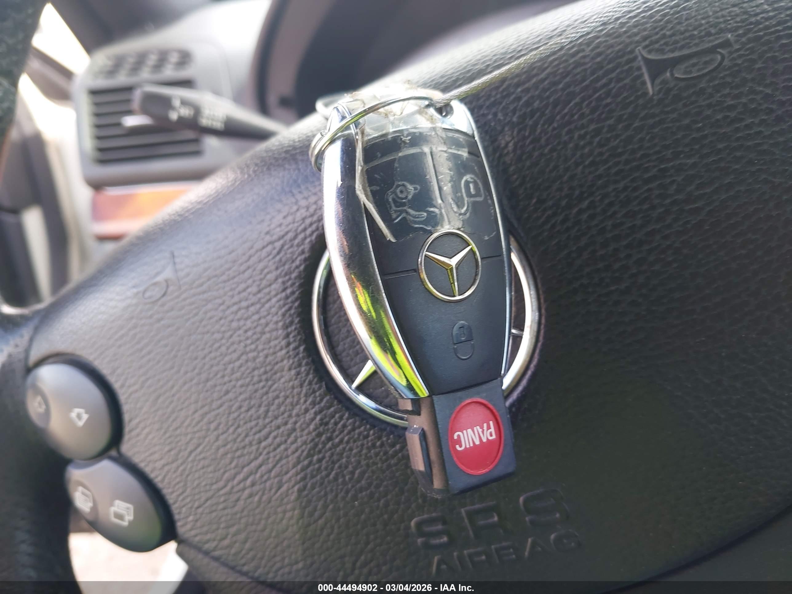 MERCEDES-BENZ E image 11
