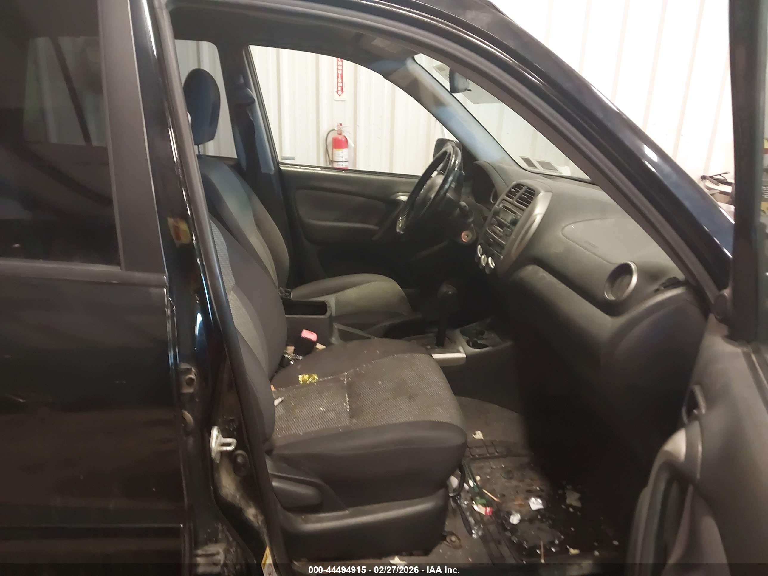 TOYOTA RAV4 image 5