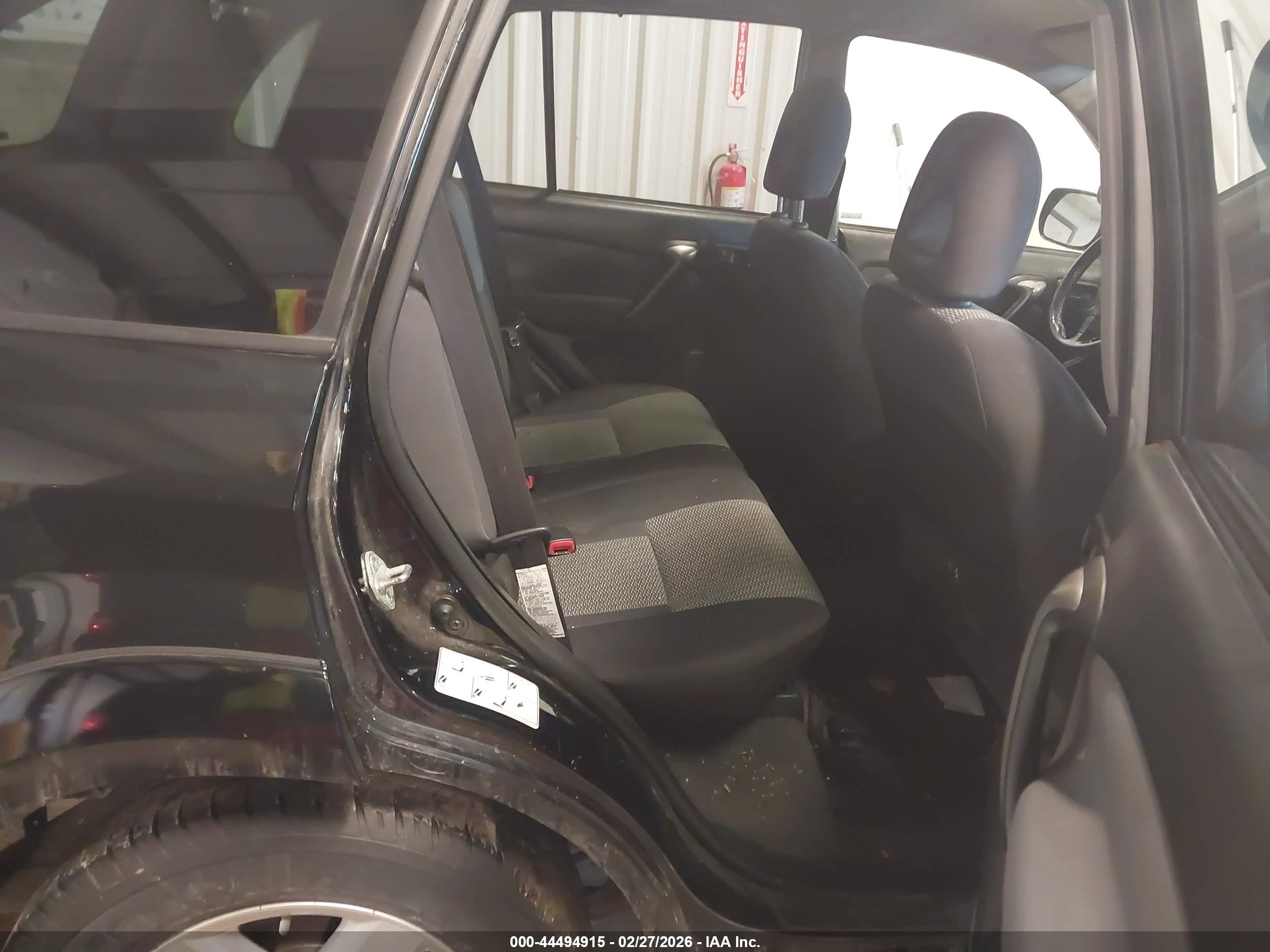 TOYOTA RAV4 image 8