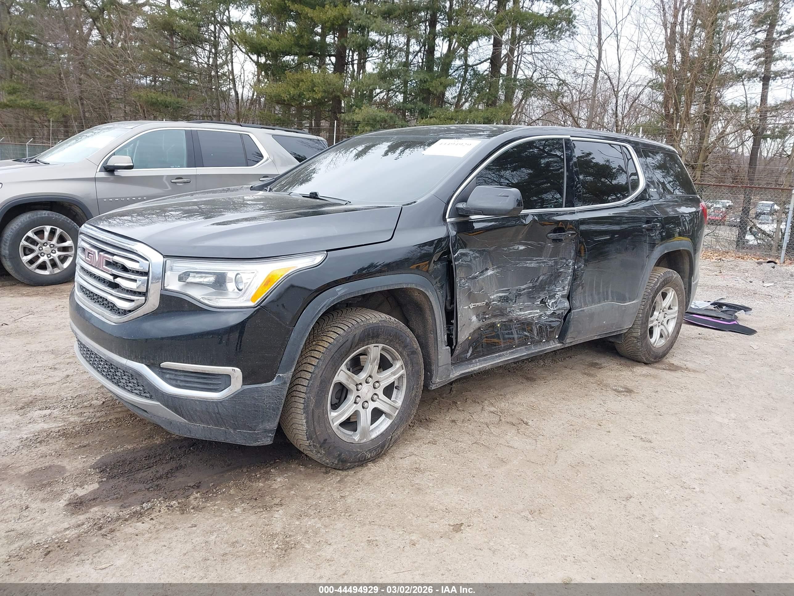 GMC ACADIA image 2