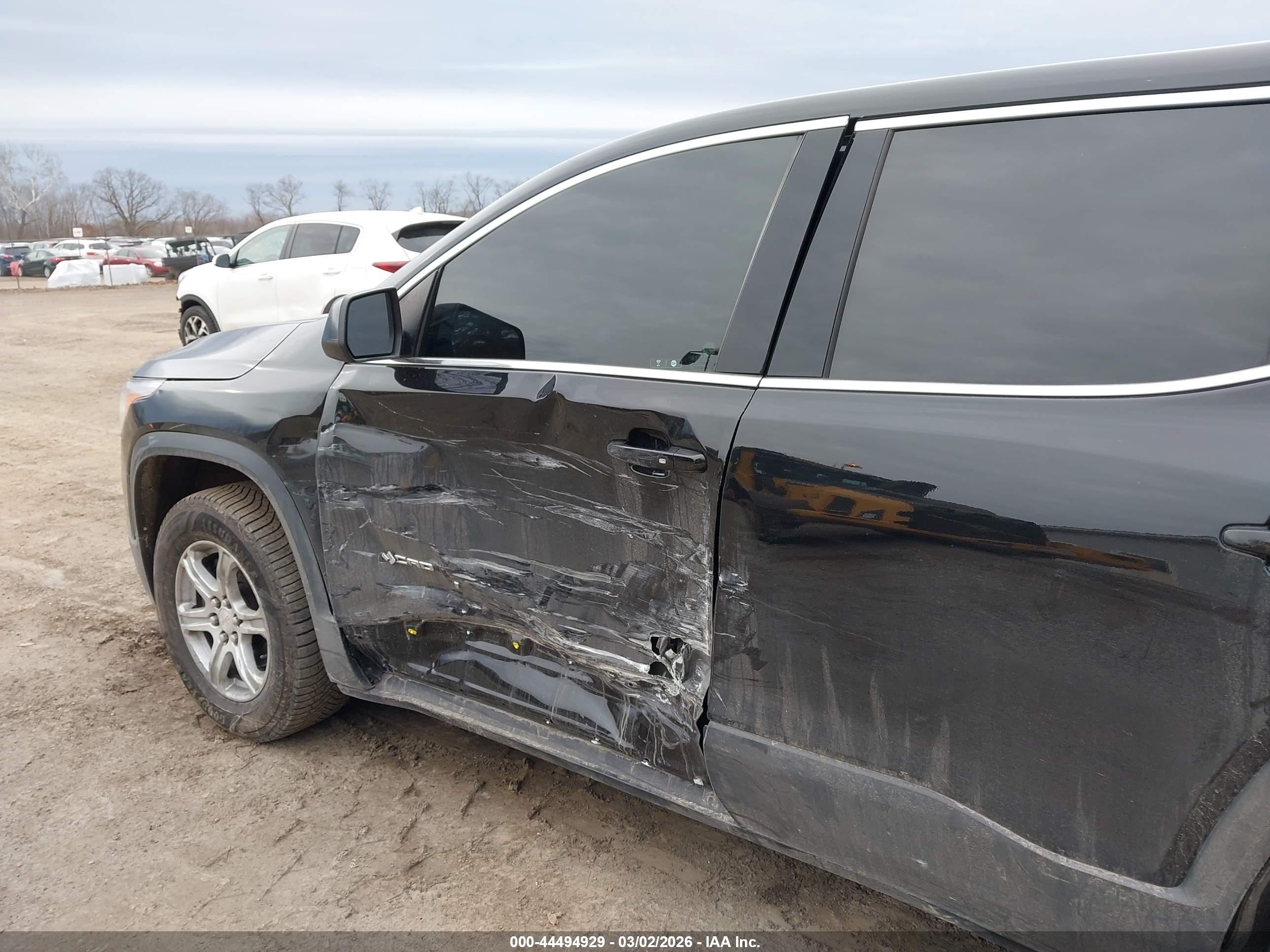 GMC ACADIA image 6
